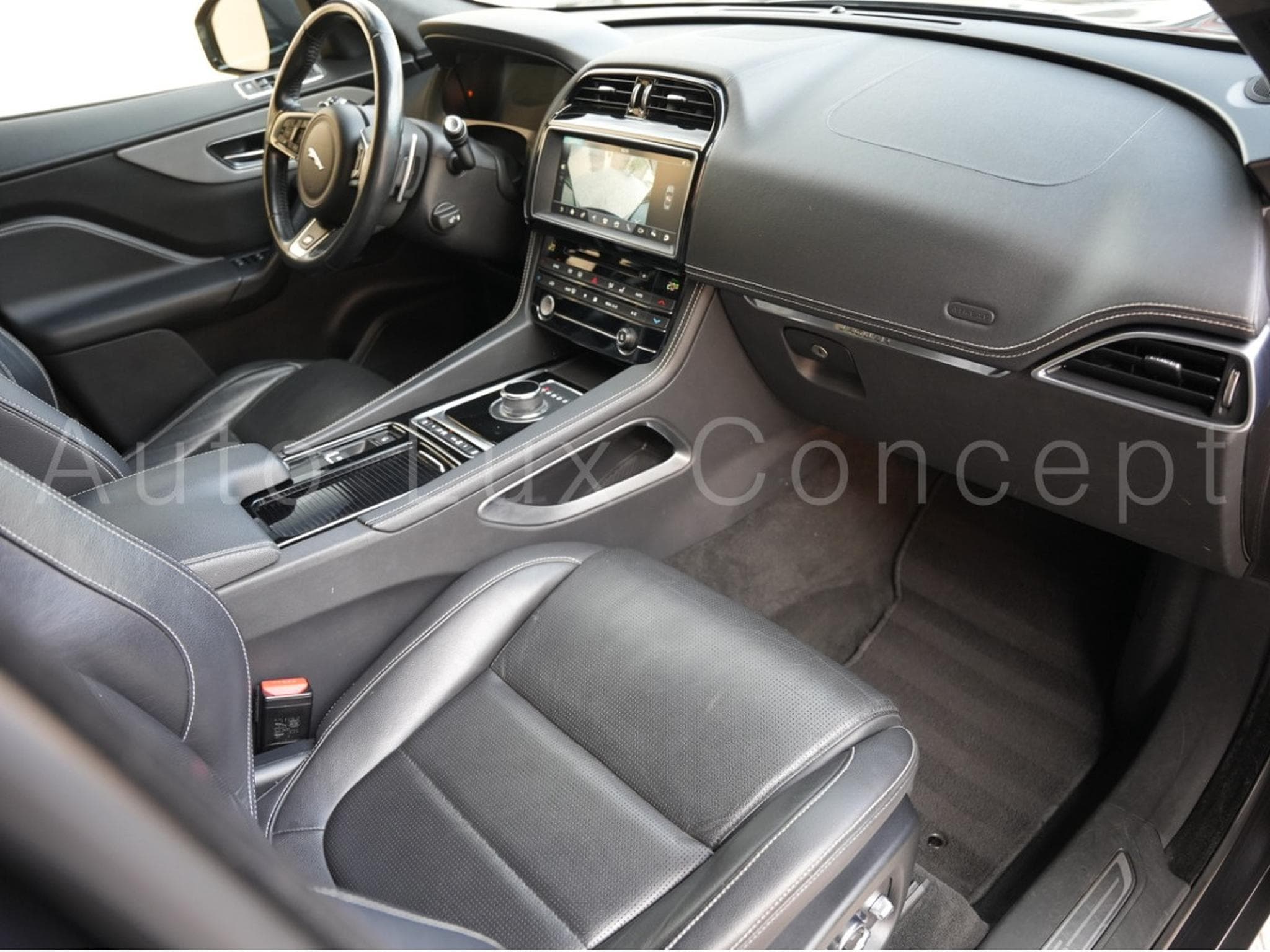 Jaguar F-Pace 30d S AWD (2018) - Photo 6