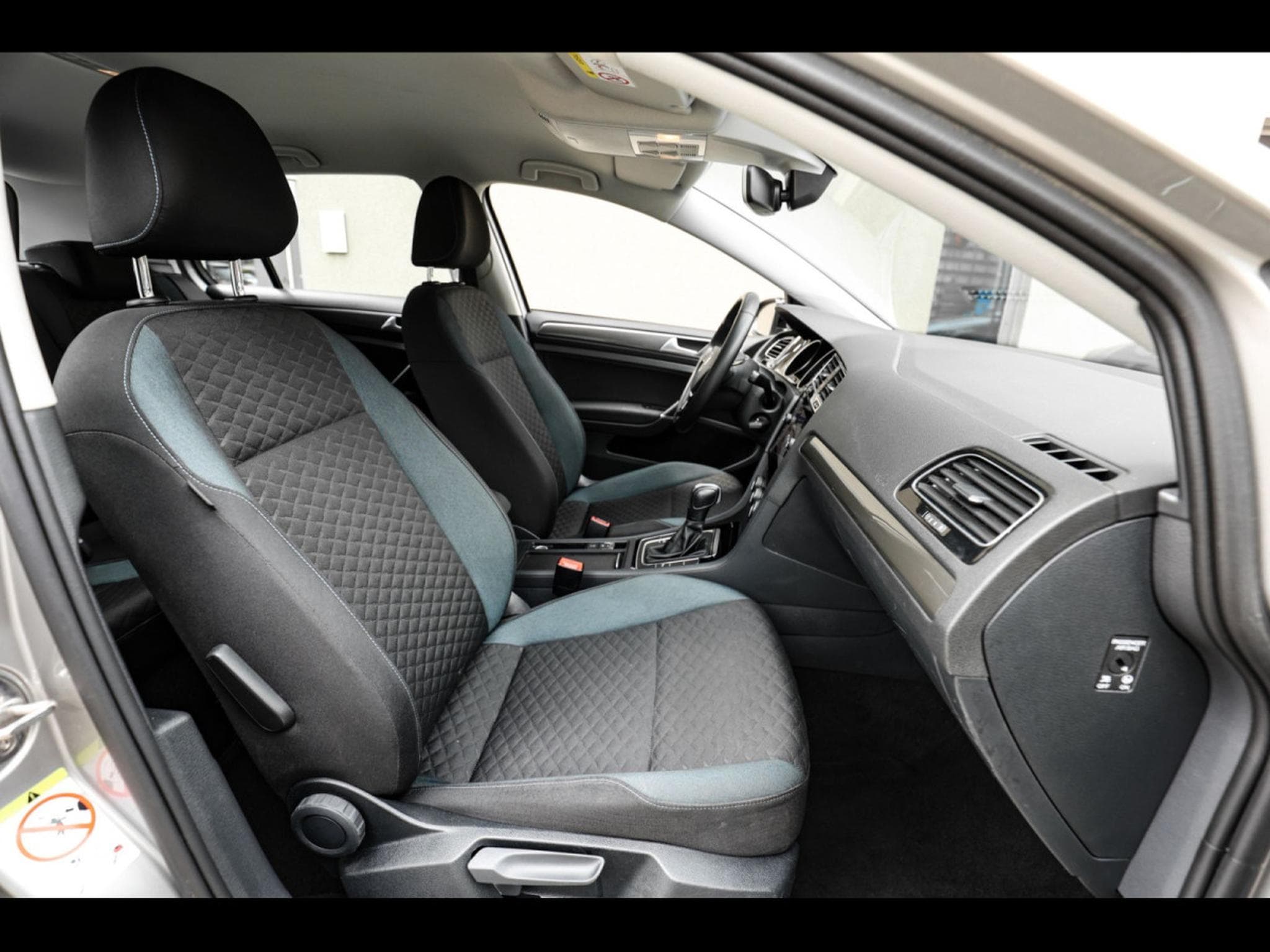 VW Golf 1.5 TSI 150 DSG IQ.DRIVE – TUNGSTEN SILVER (2019) - Foto 14