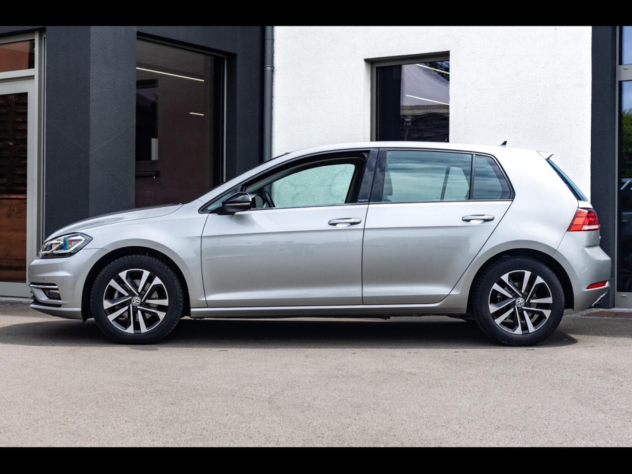 VW Golf 1.5 TSI 150 DSG IQ.DRIVE – TUNGSTEN SILVER (2019) - Foto 2