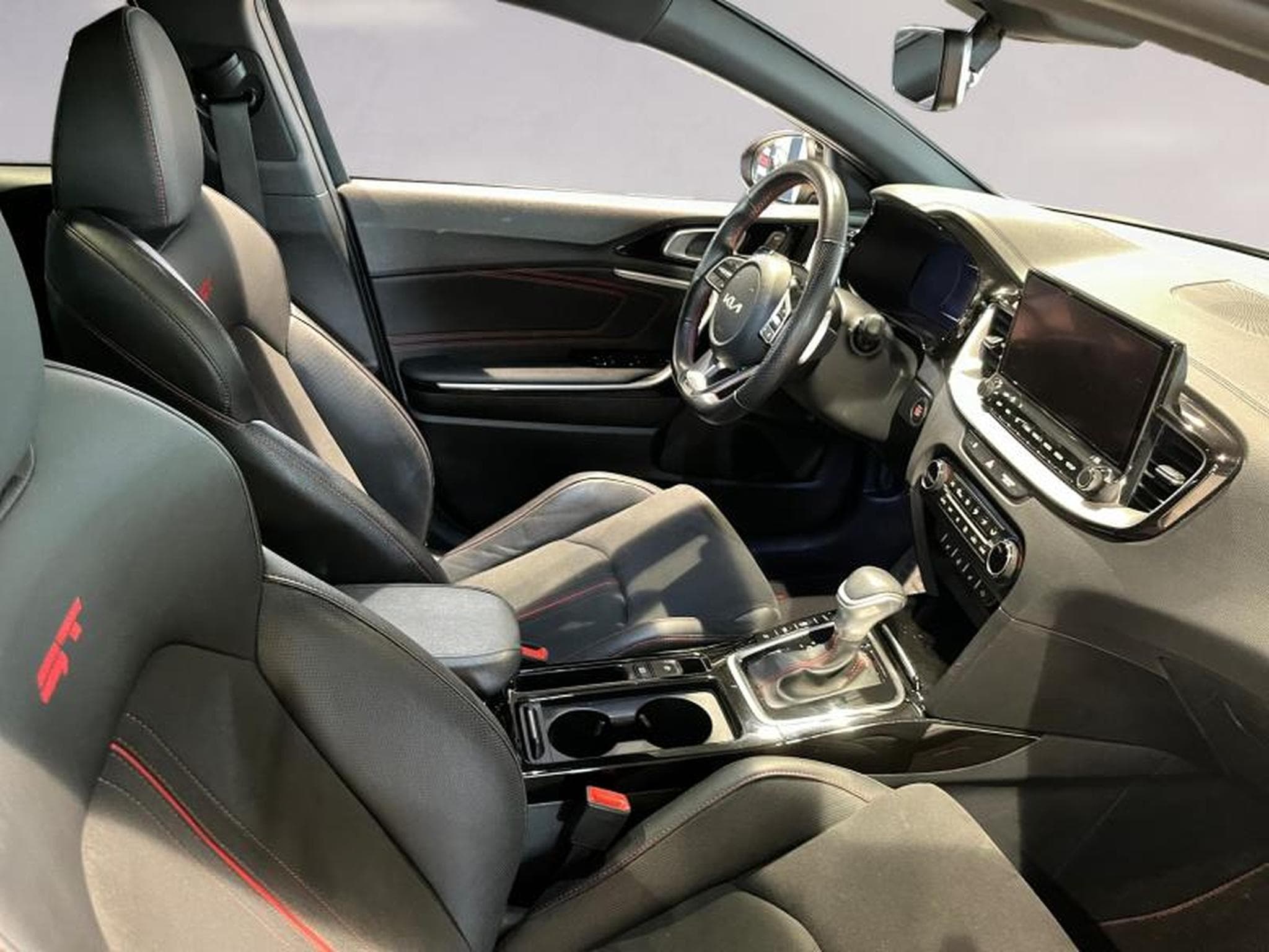 Kia Pro Ceed Proceed GT 1.6 T-GDI 204 (2023) - Photo 11
