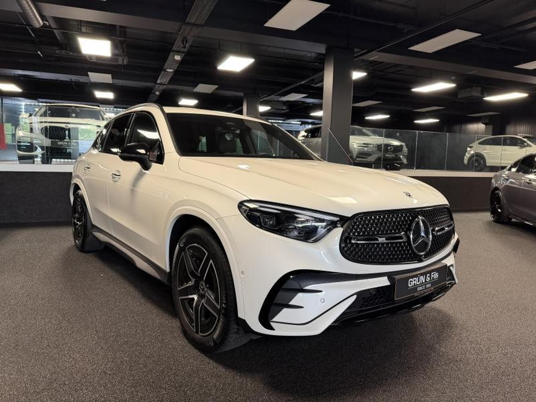 Mercedes GLC 200 AMG Line 4 Matic (2023) - Foto 1