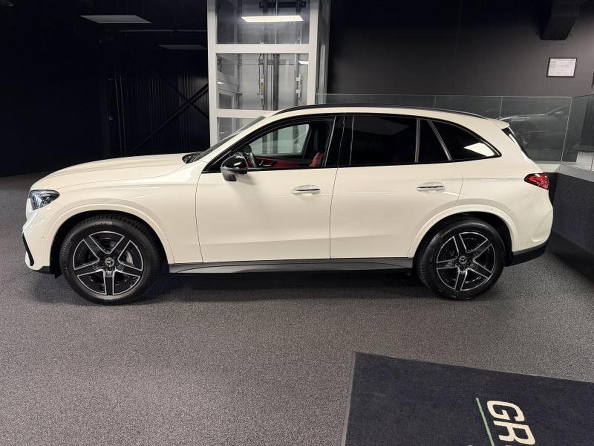 Mercedes GLC 200 AMG Line 4 Matic (2023) - Foto 6