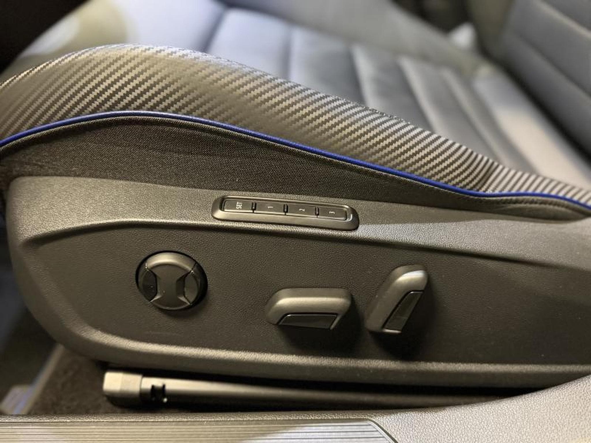 VW Golf VIII R Black Edition (2025) - Foto 10