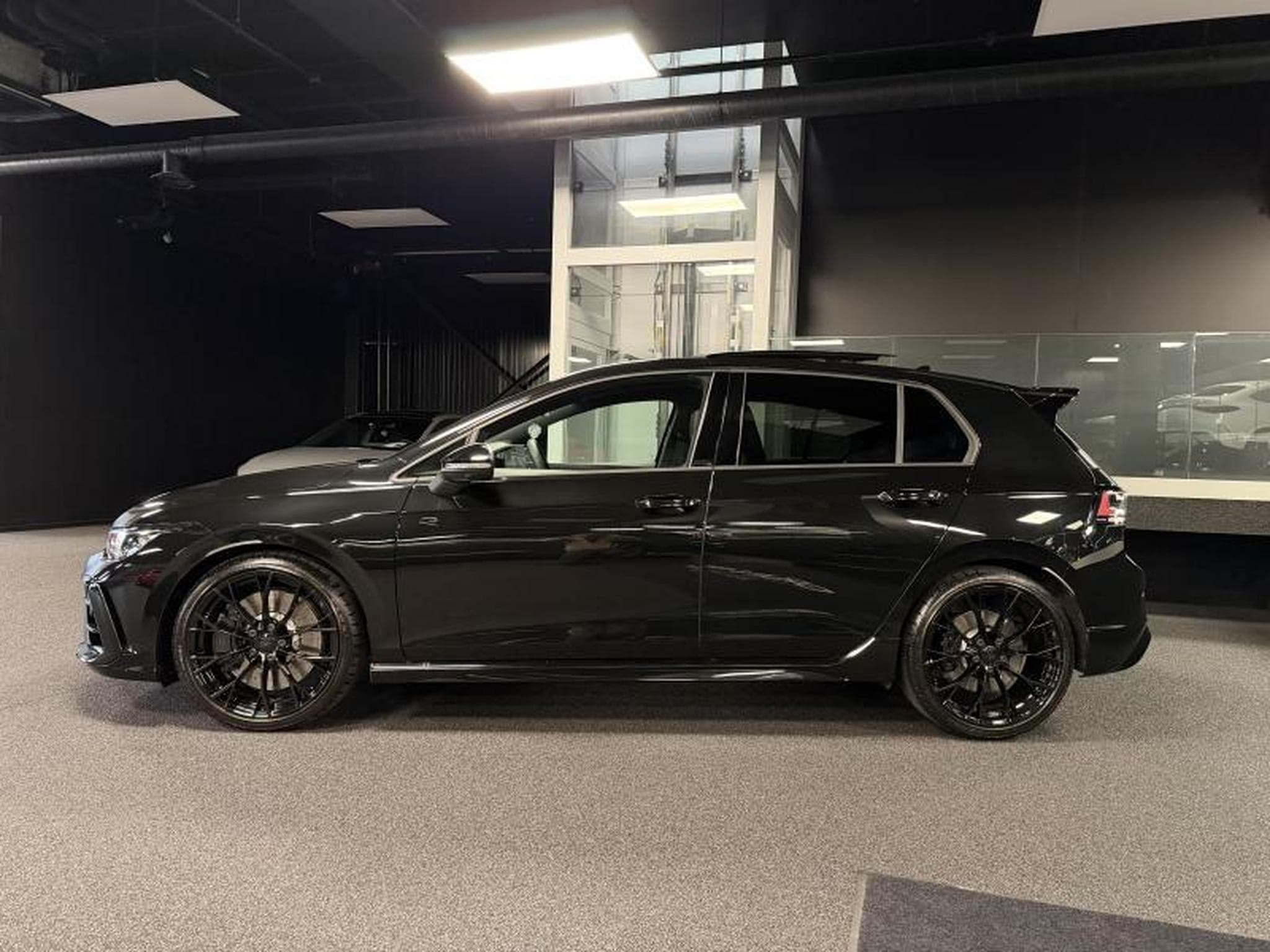 VW Golf VIII R Black Edition (2025) - Foto 6