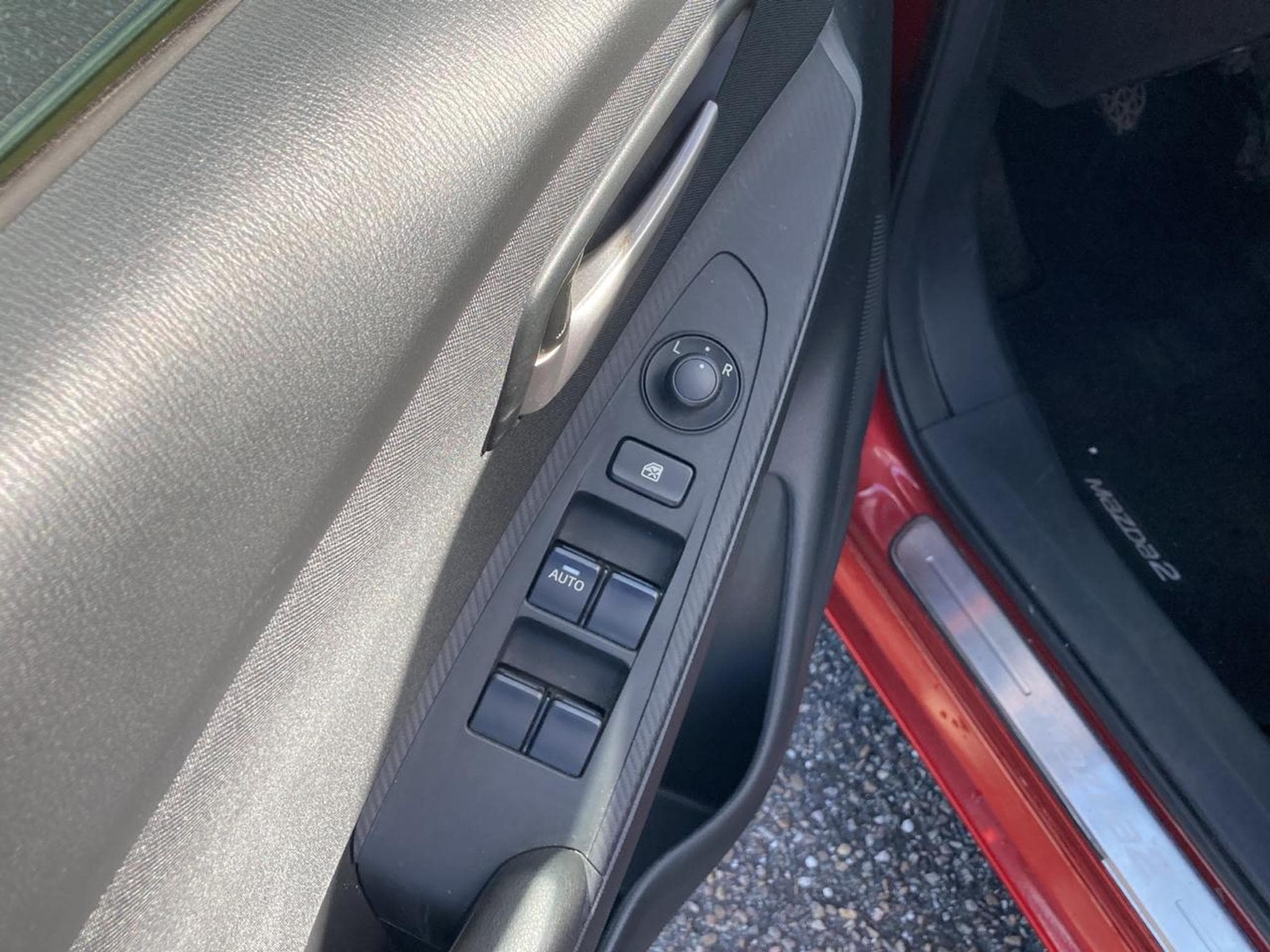 Mazda MAZDA 2 1.5 SKYACTIV-G 90 DYNAMIQUE (2018) - Photo 11