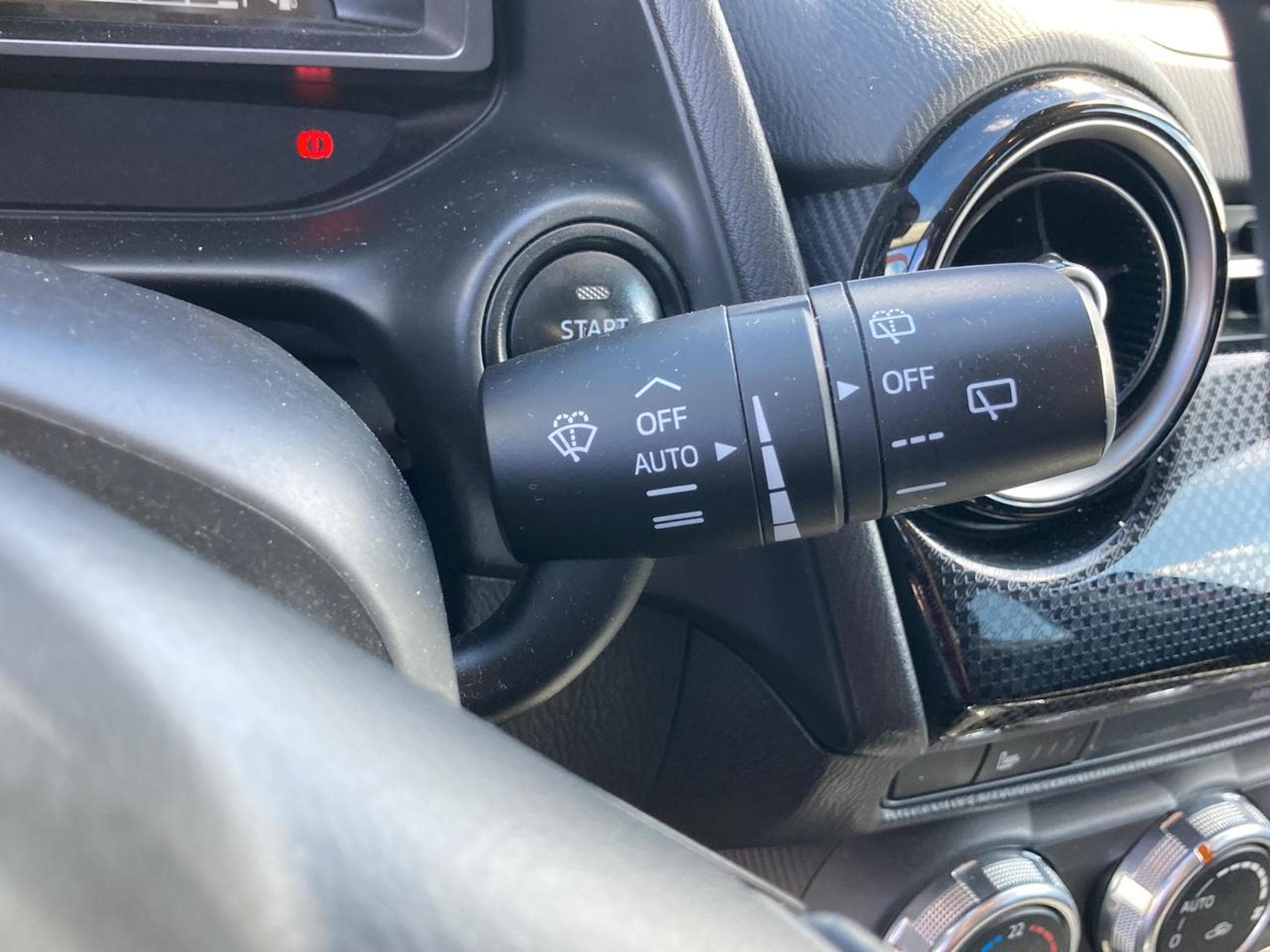 Mazda MAZDA 2 1.5 SKYACTIV-G 90 DYNAMIQUE (2018) - Photo 17