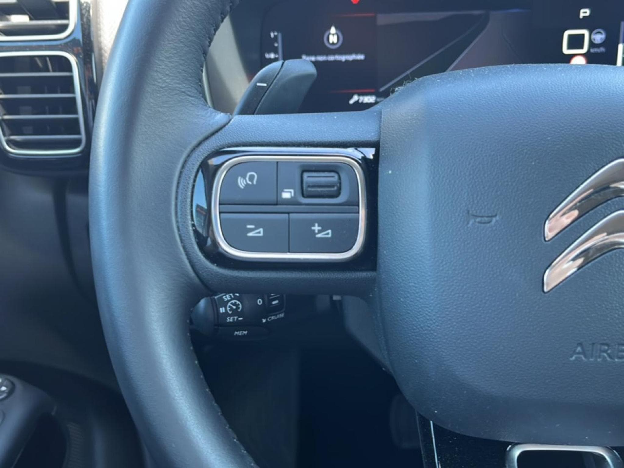Citroen C5 AIRCROSS 1.2 HYBRIDE 145 MAX BOITE AUTOMATIQUE (2025) - Photo 16