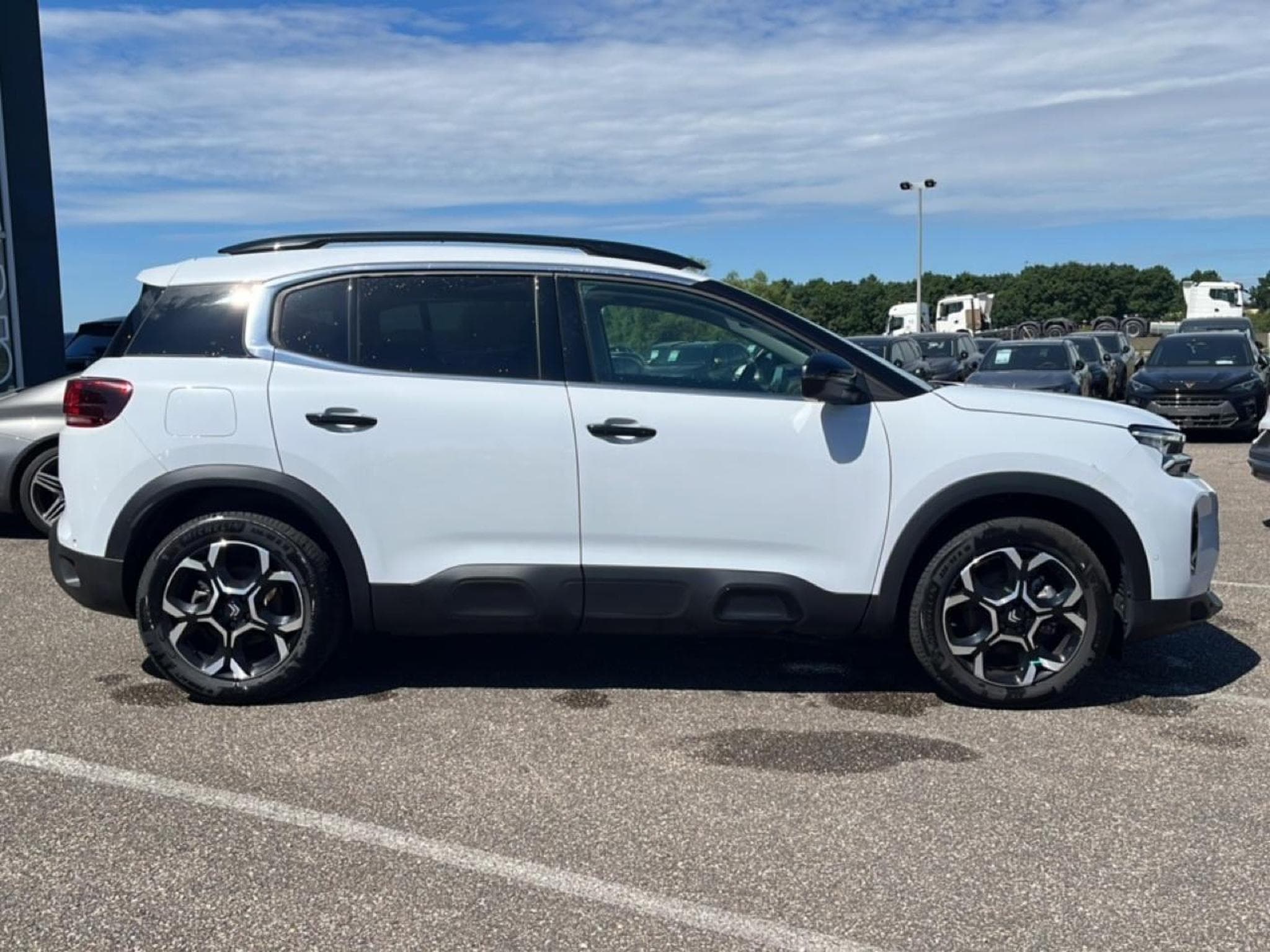 Citroen C5 AIRCROSS 1.2 HYBRIDE 145 MAX BOITE AUTOMATIQUE (2025) - Photo 4