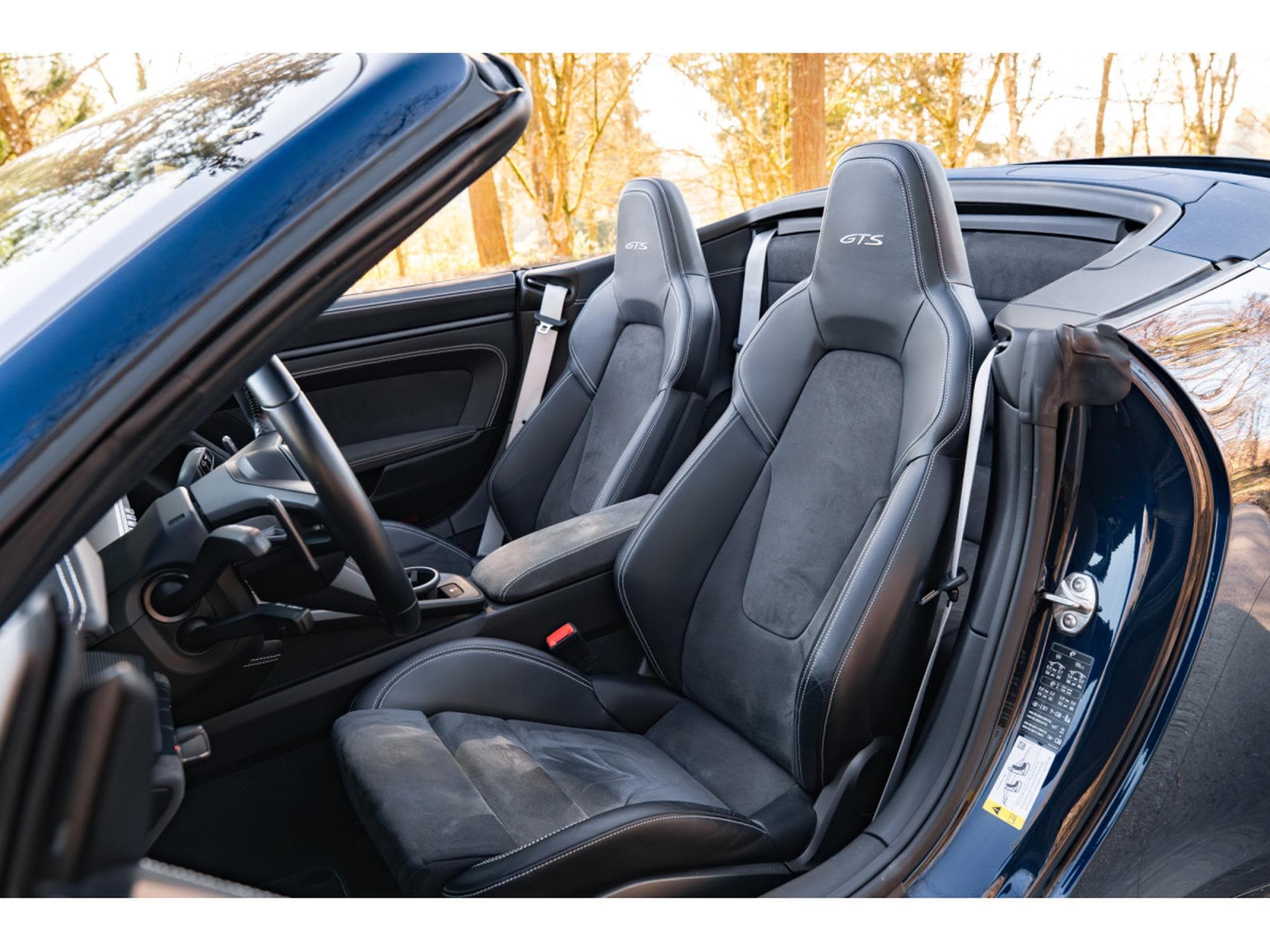 Porsche 911 911 Carrera 4 GTS Cabriolet - Sport Chrono - Roues arrières (2021) - Photo 10