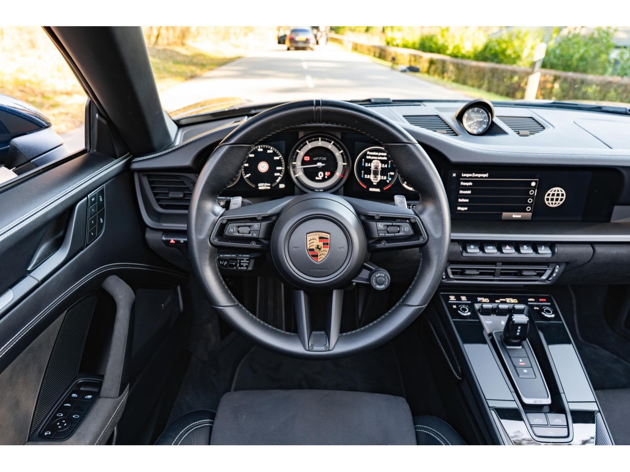 Porsche 911 911 Carrera 4 GTS Cabriolet - Sport Chrono - Roues arrières (2021) - Photo 9