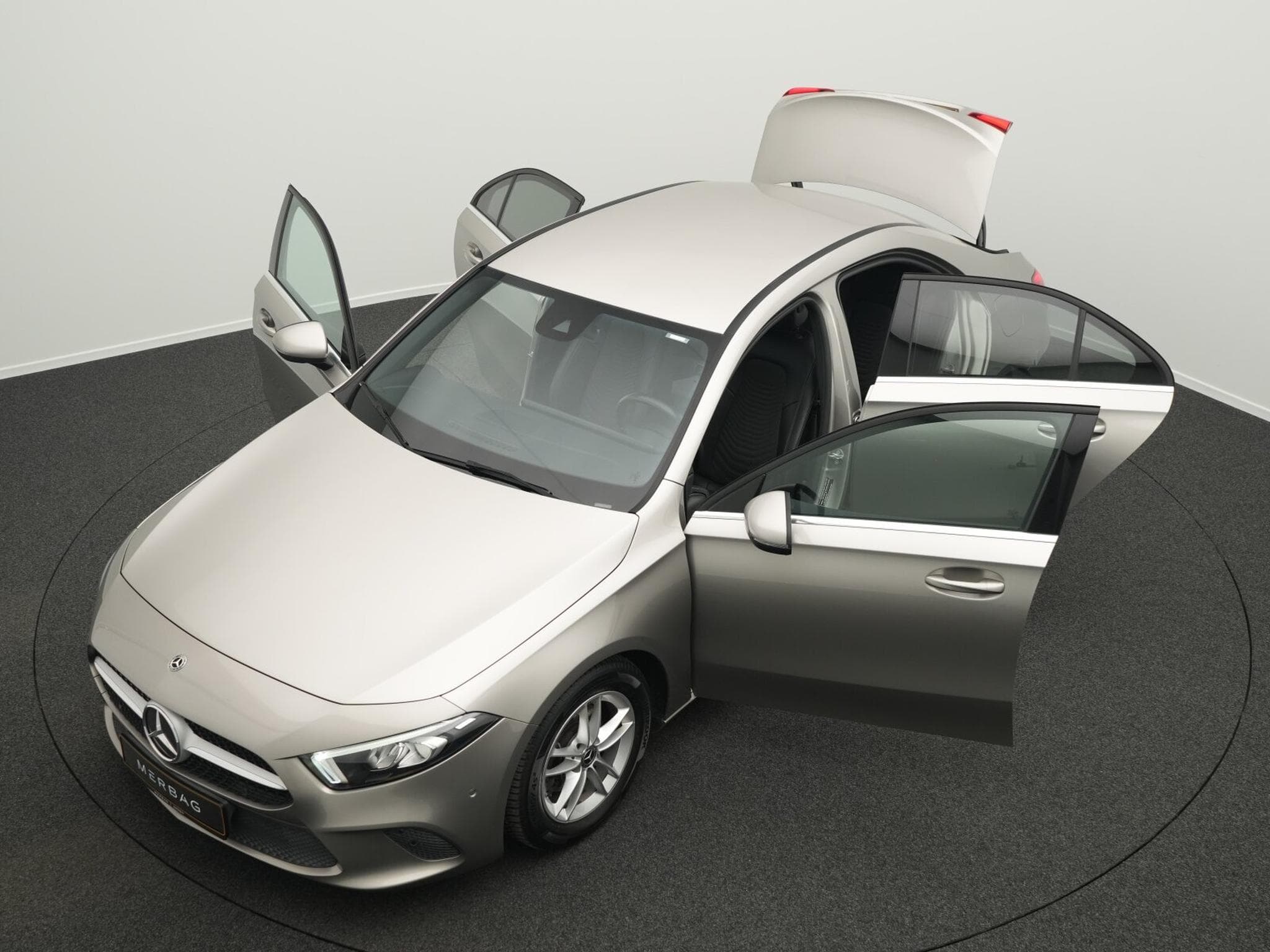 Mercedes A 180 d Limousine (2019) - Photo 12