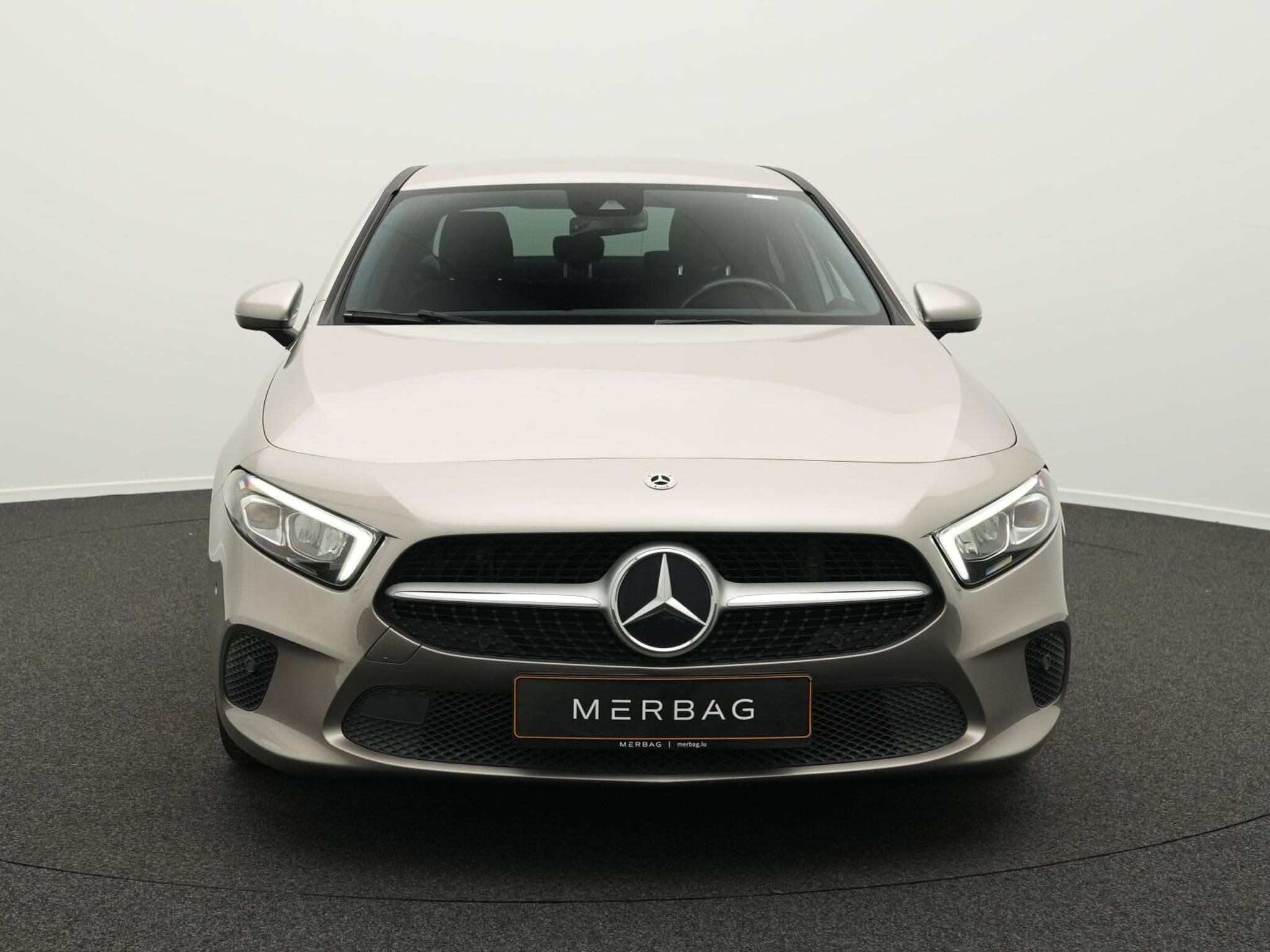 Mercedes A 180 d Limousine (2019) - Photo 2