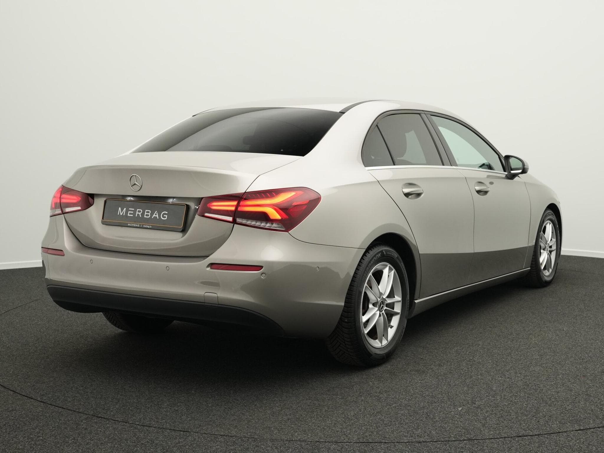 Mercedes A 180 d Limousine (2019) - Photo 3