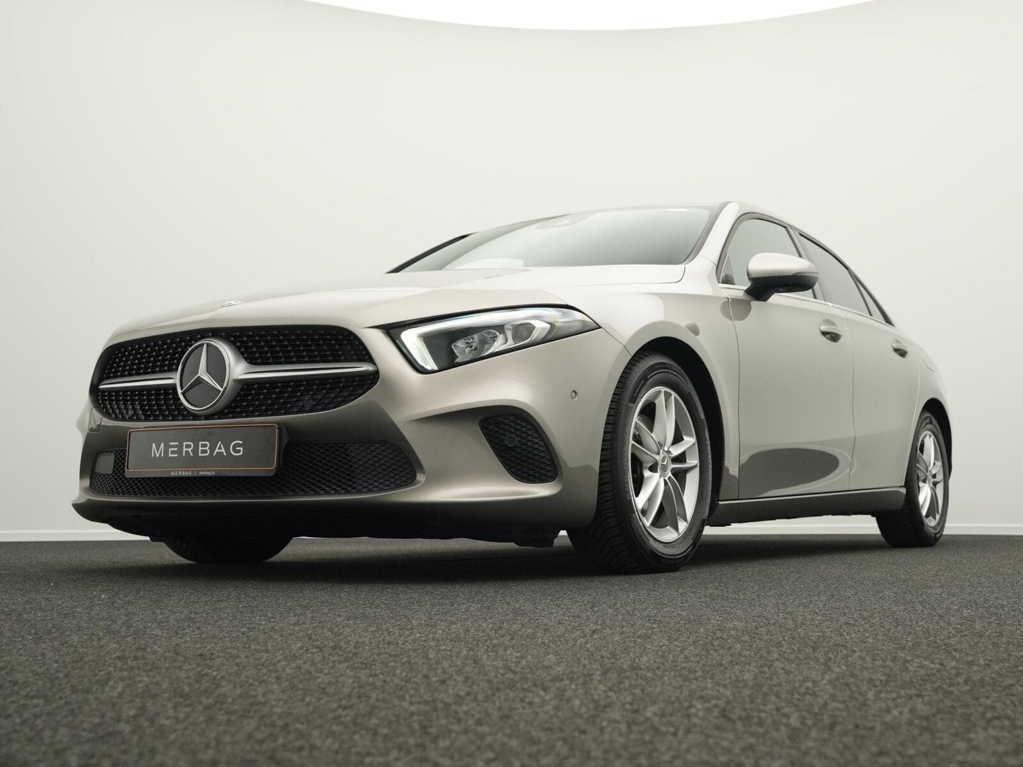 Mercedes A 180 d Limousine (2019) - Photo 8