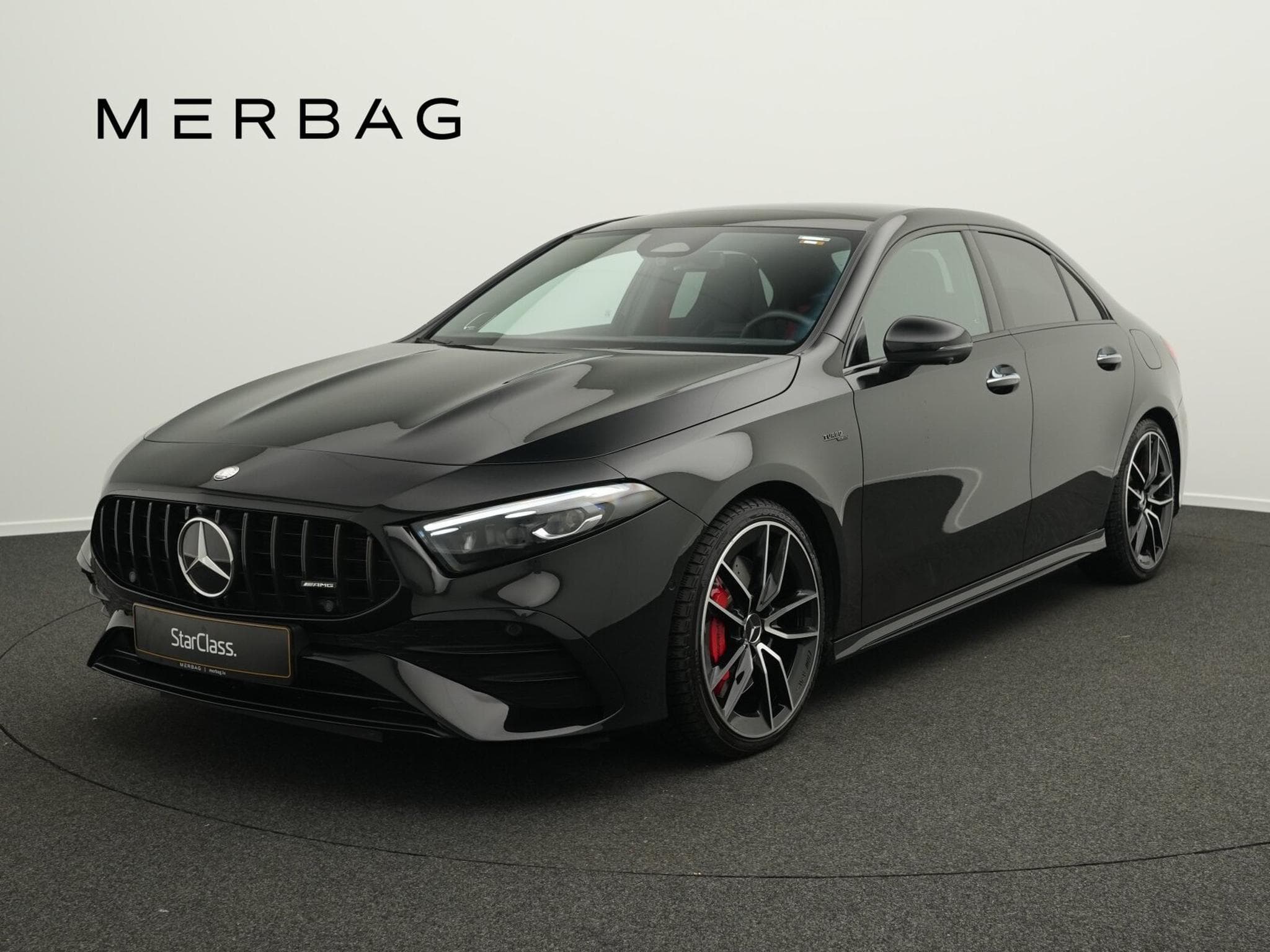 Mercedes A 35 AMG 4MATIC Limousine (2023) - Photo 1