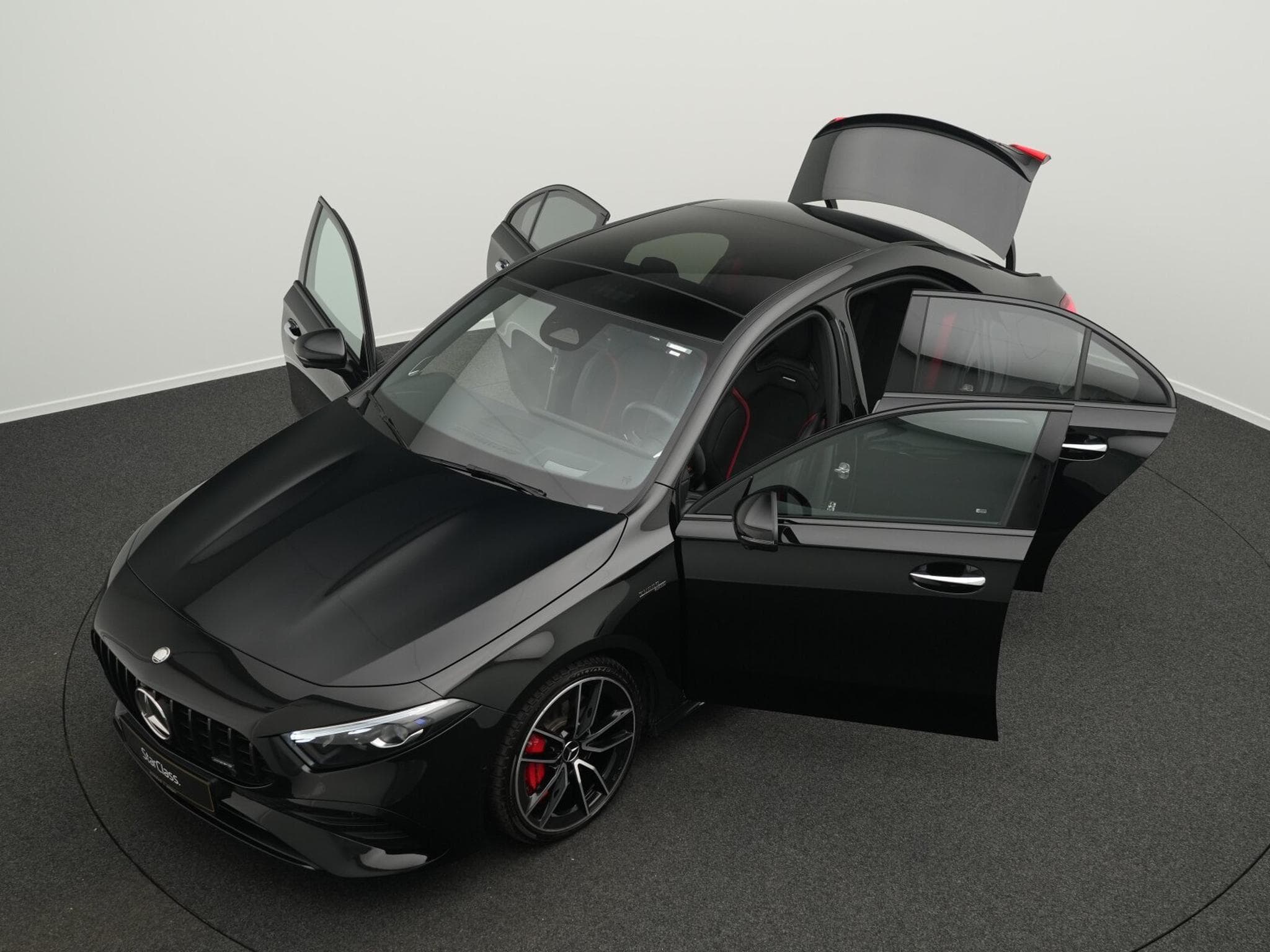 Mercedes A 35 AMG 4MATIC Limousine (2023) - Photo 12