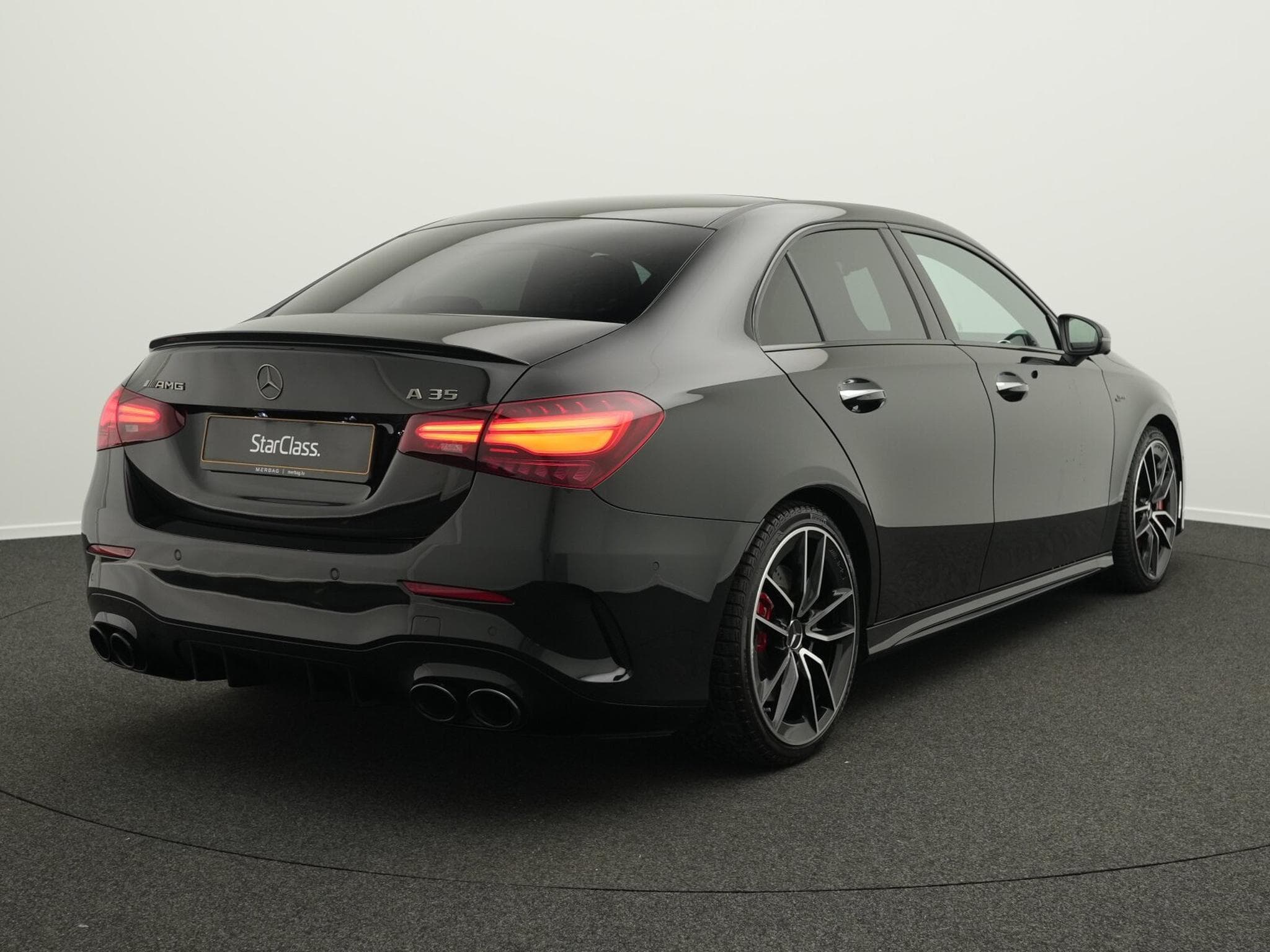 Mercedes A 35 AMG 4MATIC Limousine (2023) - Photo 3