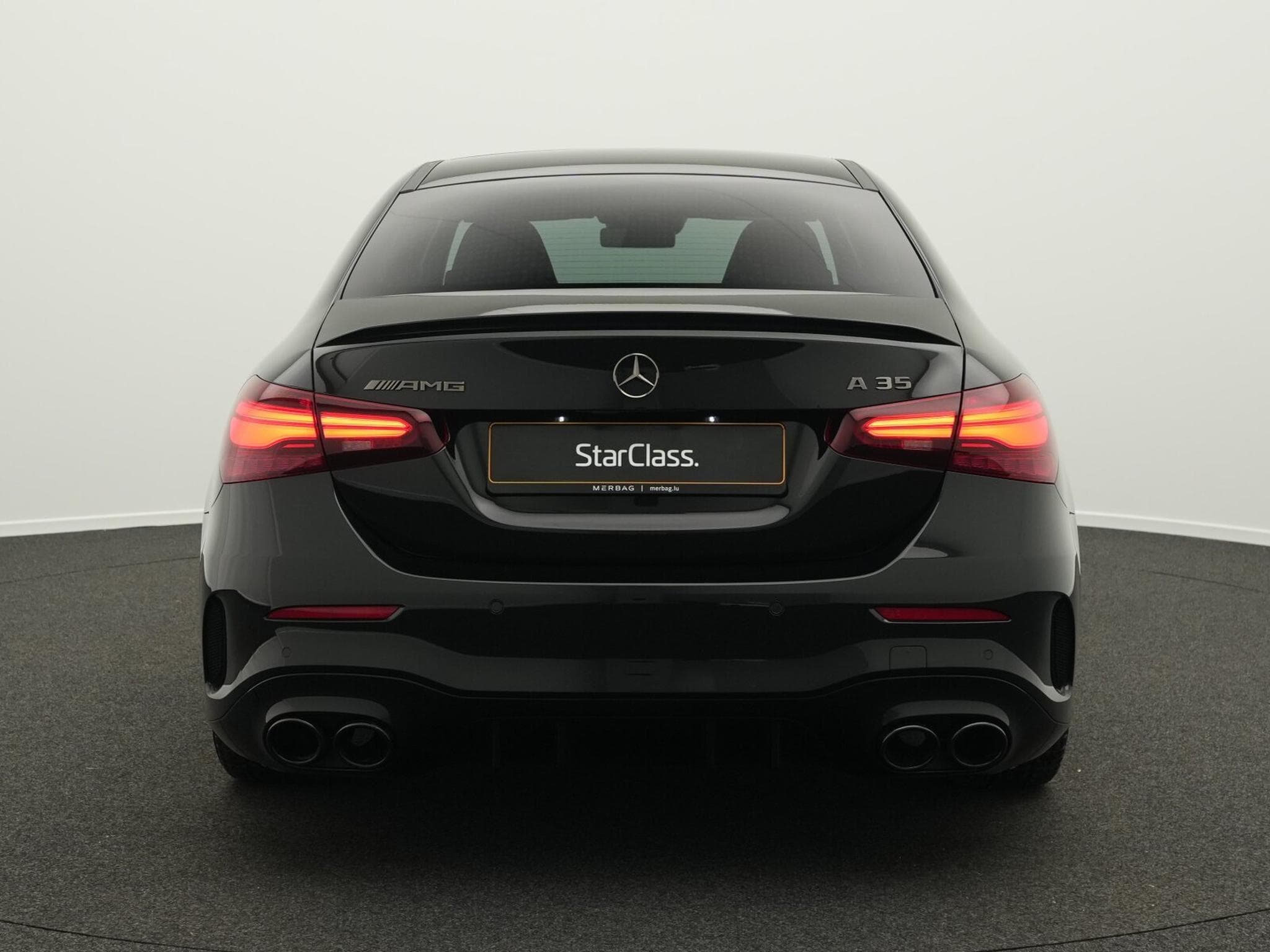 Mercedes A 35 AMG 4MATIC Limousine (2023) - Photo 4