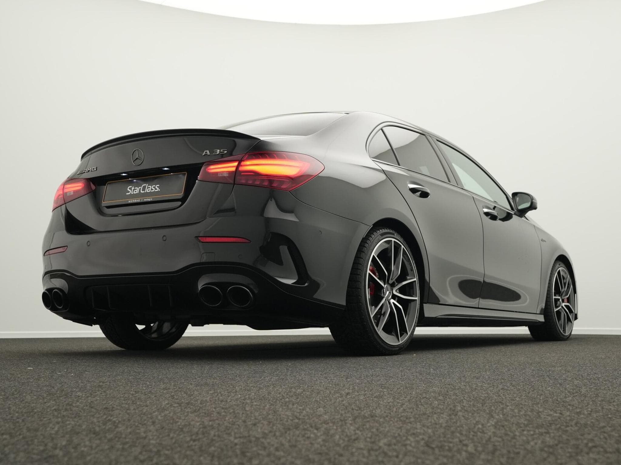 Mercedes A 35 AMG 4MATIC Limousine (2023) - Photo 9