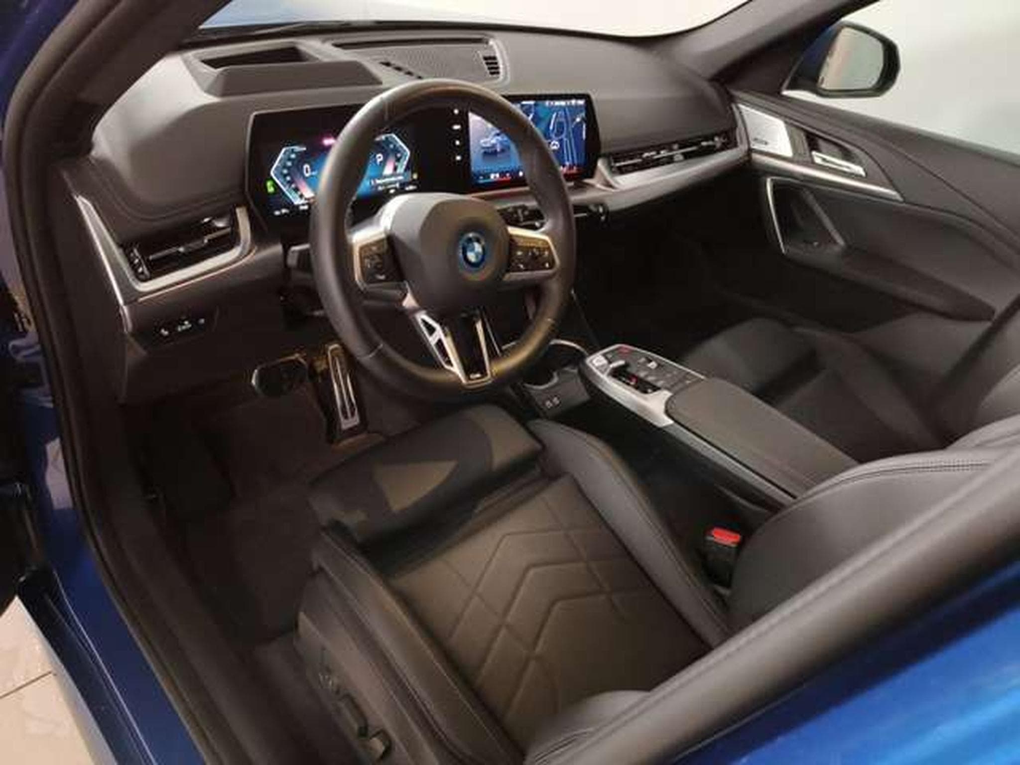BMW iX1 xDrive30 Head-Up HK HiFi DAB (2025) - Photo 12