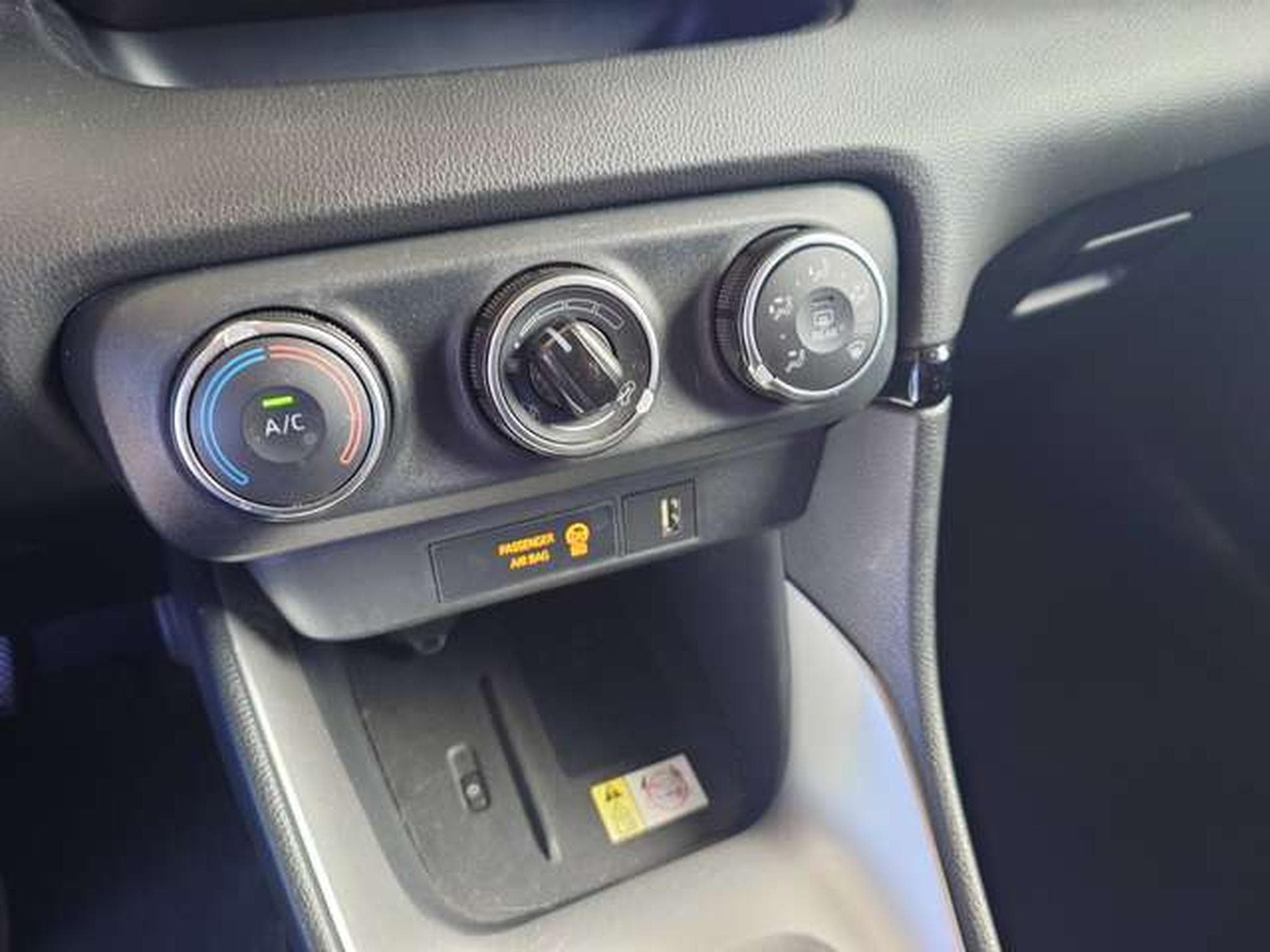 Toyota Yaris Yaris 1.5i Dual 125 ps VVT-iE Dynamic (2021) - Photo 13