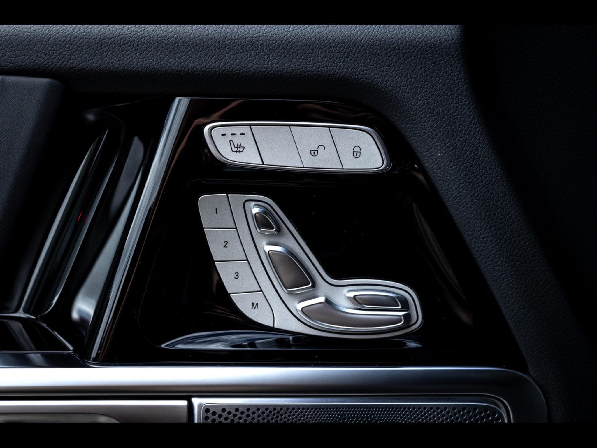 Mercedes G 63 AMG V8 BI-TURBO (FACELIFT) – OBSIDIAN BLACK METALLIC (2024) - Foto 20