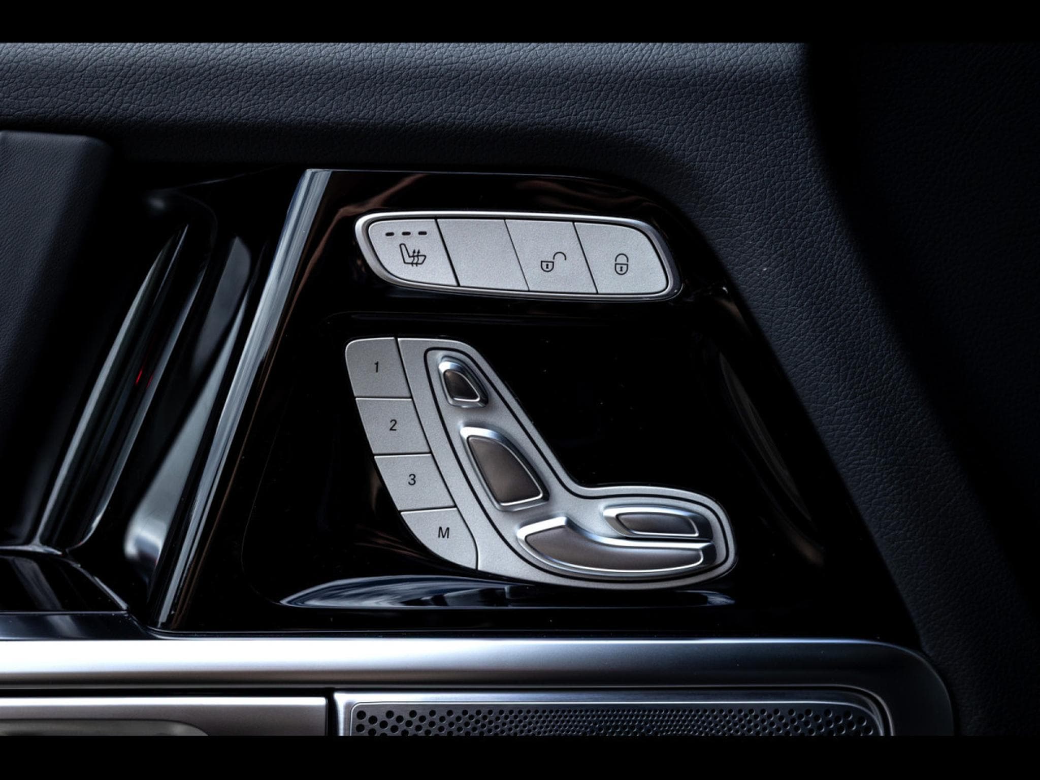 Mercedes G 63 AMG V8 BI-TURBO (FACELIFT) – OBSIDIAN BLACK METALLIC (2024) - Foto 20