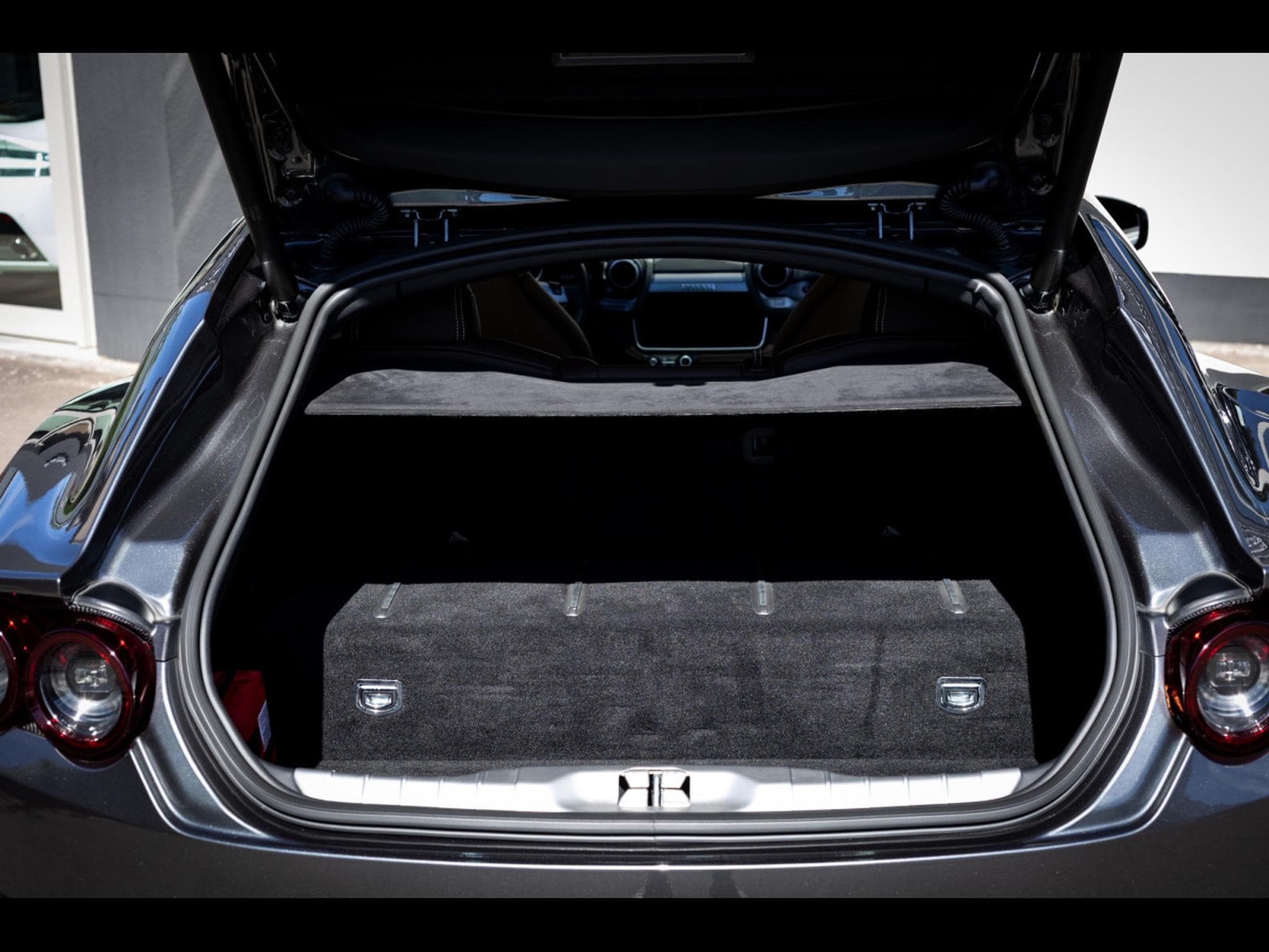 Ferrari GTC4 Lusso V12 (689 CH) - GRIGIO SILVERSTONE – FERRARI POWER WARRANTY 0 (2016) - Foto 16