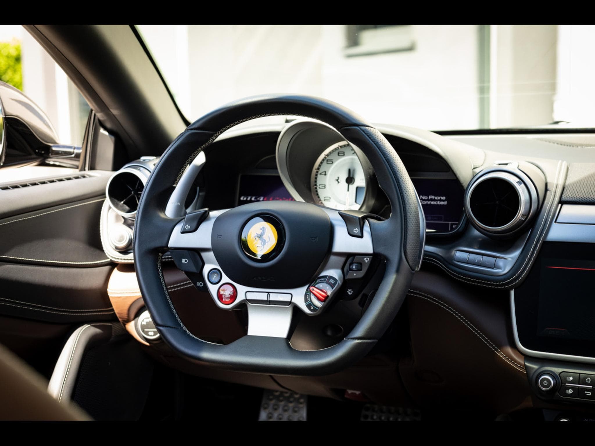 Ferrari GTC4 Lusso V12 (689 CH) - GRIGIO SILVERSTONE – FERRARI POWER WARRANTY 0 (2016) - Foto 25