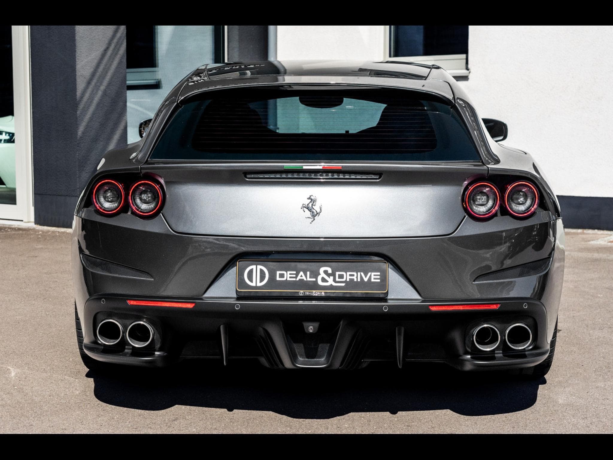 Ferrari GTC4 Lusso V12 (689 CH) - GRIGIO SILVERSTONE – FERRARI POWER WARRANTY 0 (2016) - Foto 4