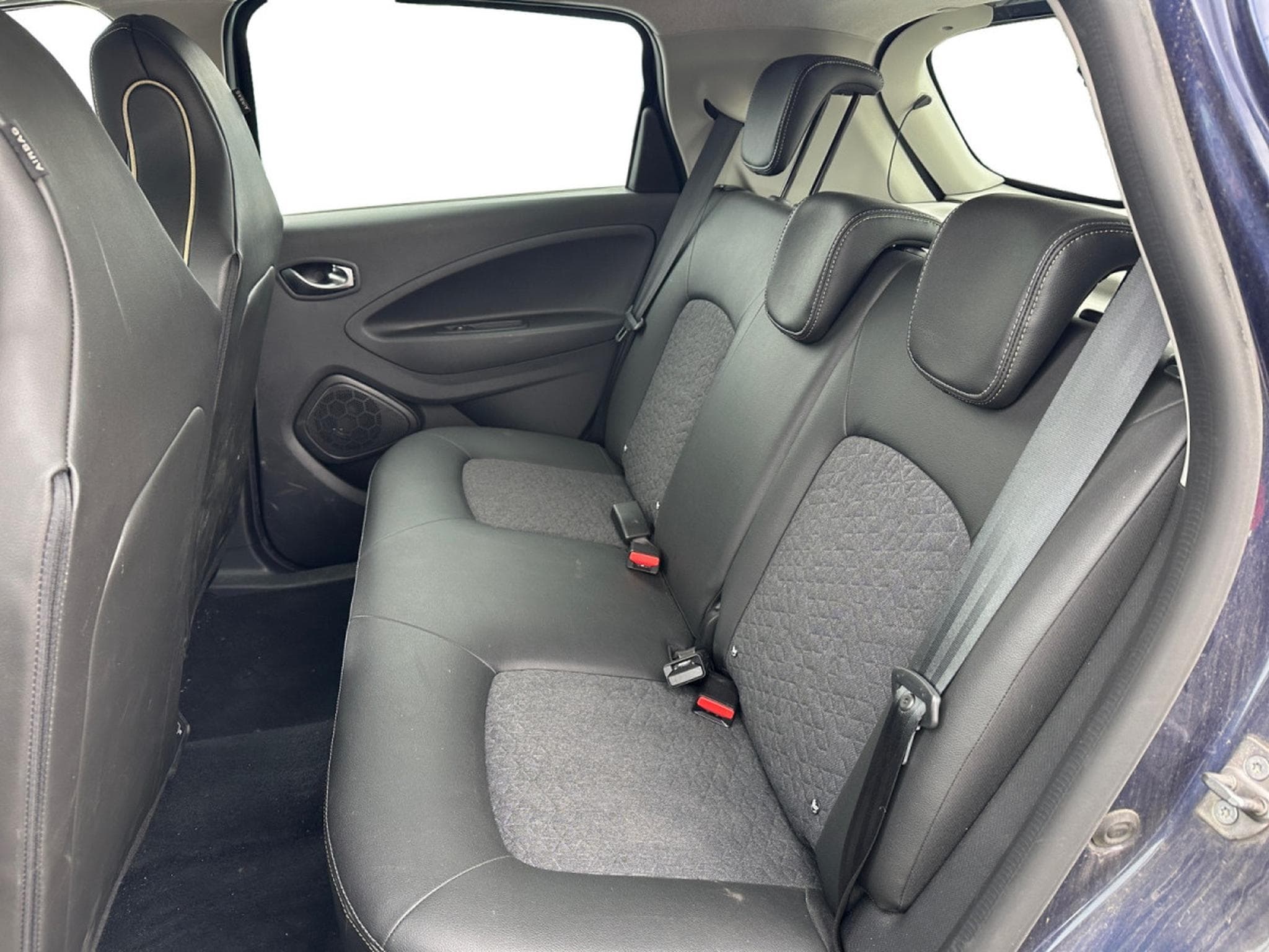 Renault Zoé ICONIC EV50 135HP (2024) - Photo 8
