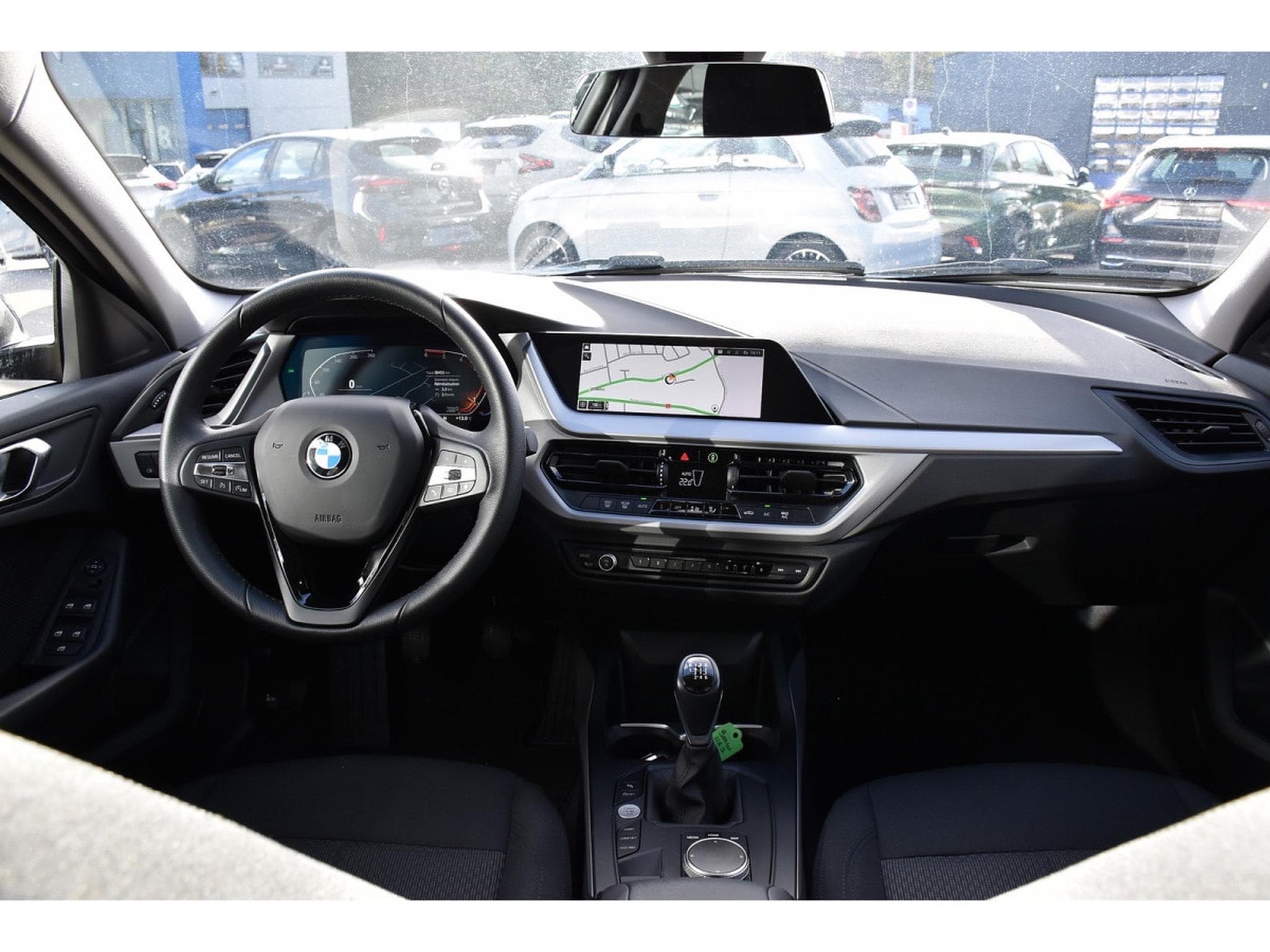 BMW 116 d REGUL GPS PDC LED 1° MAIN (2023) - Photo 9