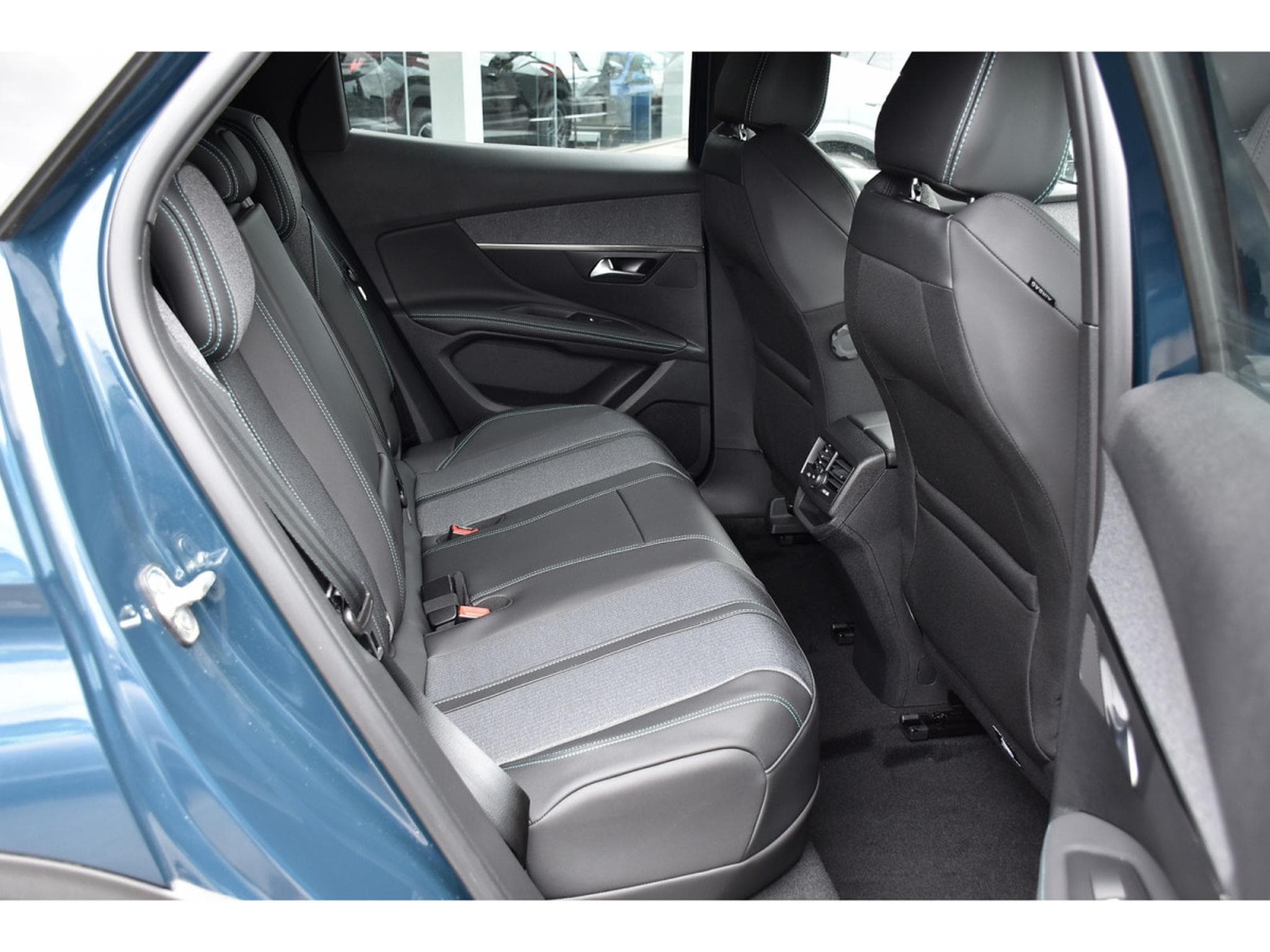Peugeot 3008 1.6 Hybrid PHEV 224 Allure e-EAT8 LANE SIDE CAM NEUF (2023) - Foto 8