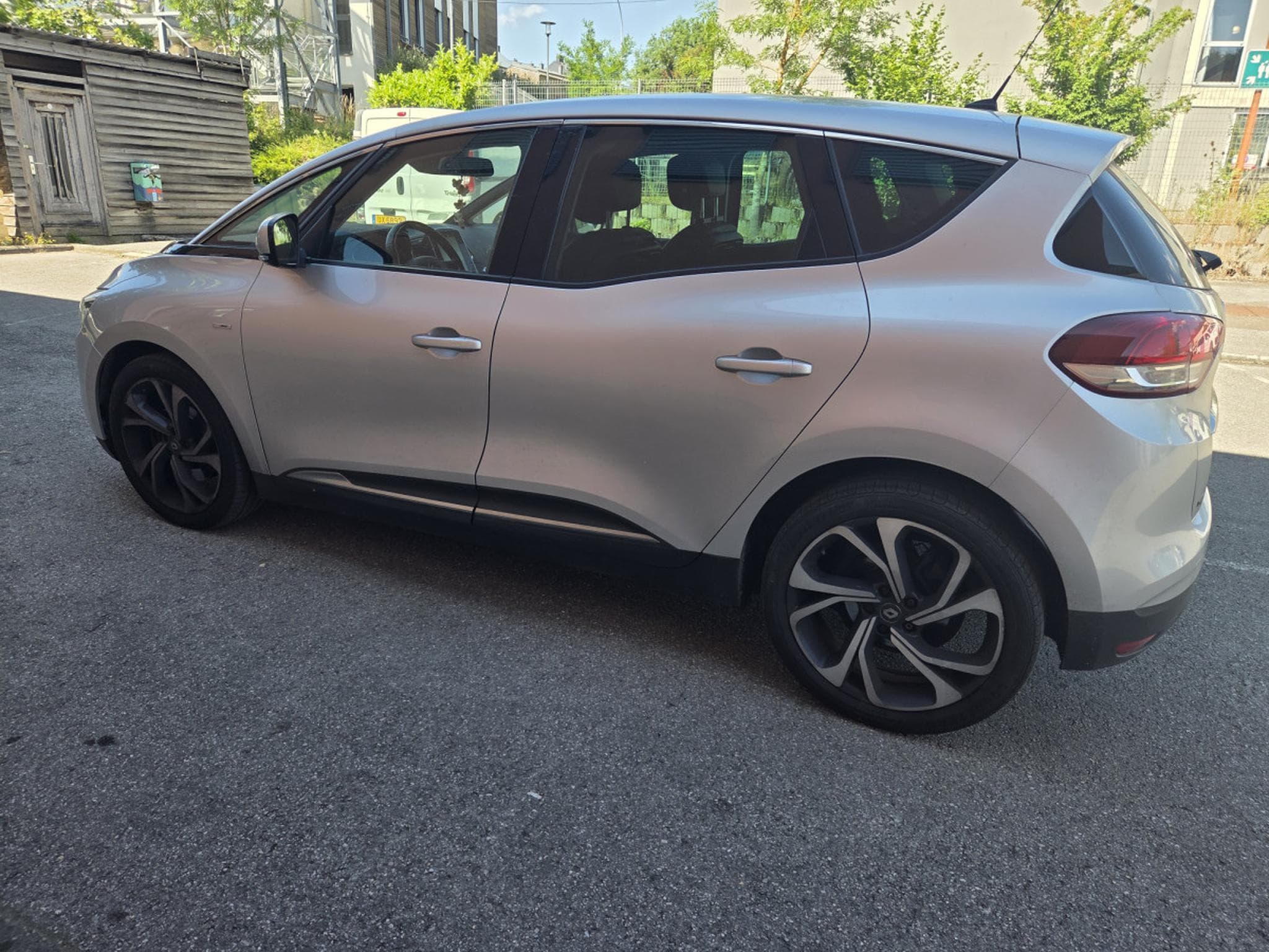 Renault Scenic 1.6 Dci 130 CV Bose Edition Garantie 12 Mois (2018) - Photo 3