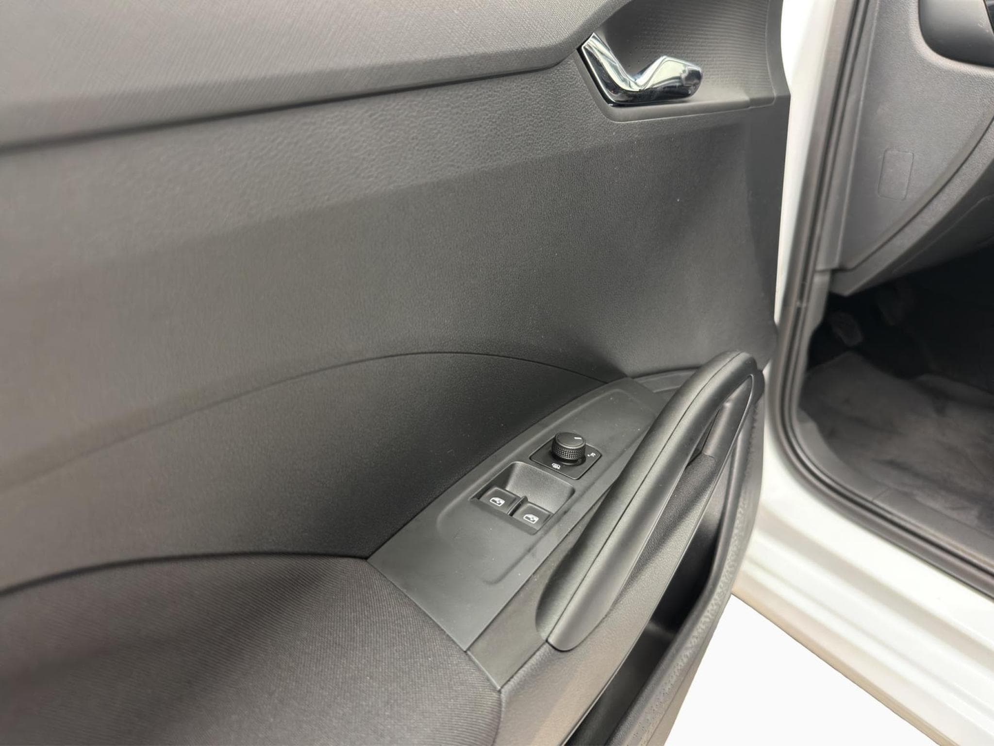 Skoda Fabia Essence (2025) - Photo 17
