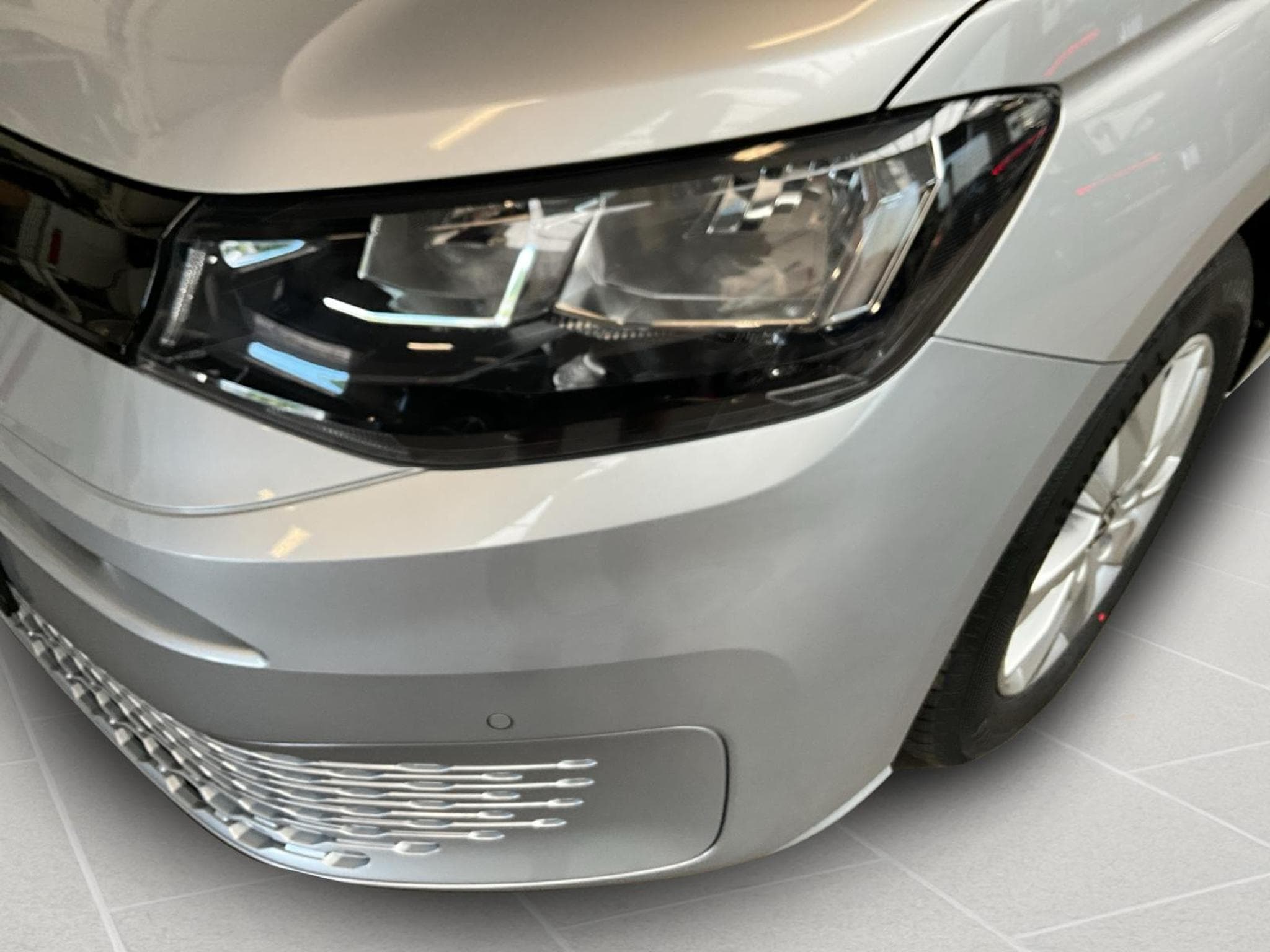 VW Caddy DSG+P.Cool&Sound+RearView+AHK (2023) - Photo 9