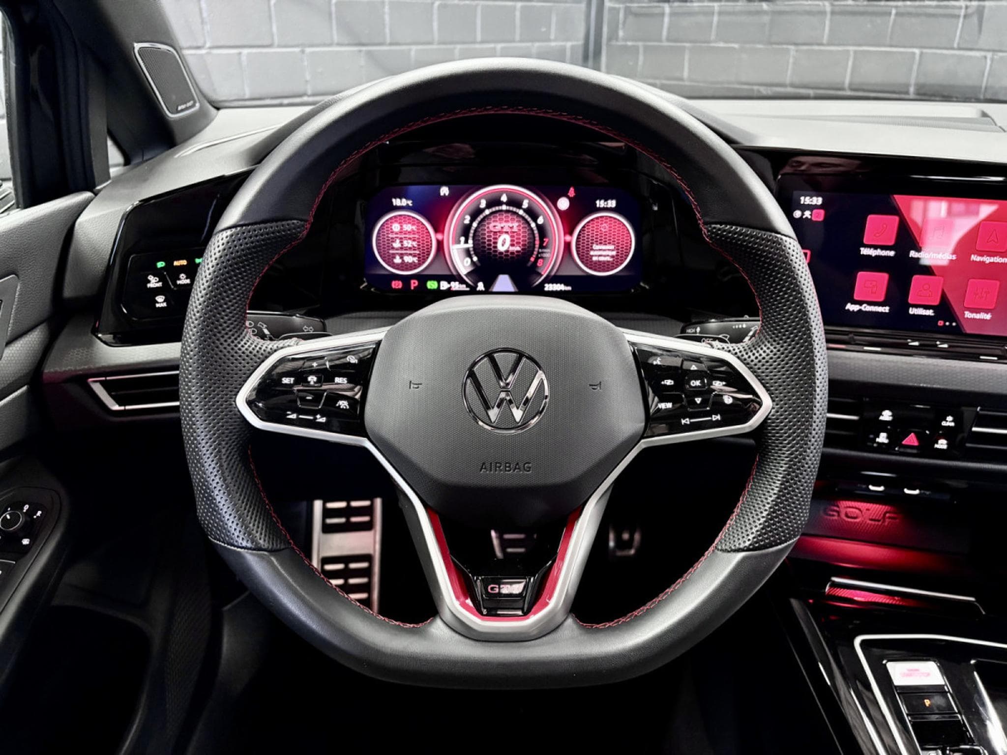 VW Golf GTI Clubsport 2.0 TSI 300 CV DSG7 * DCC * MATRIX *PANO* *HAR (2023) - Photo 11