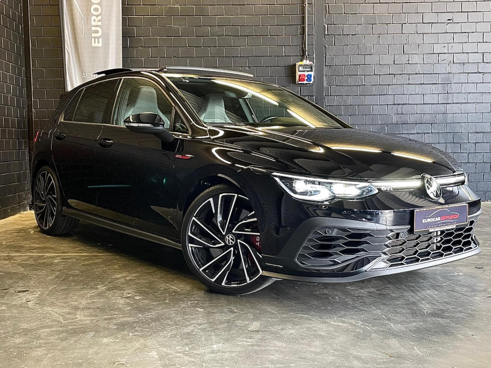 VW Golf GTI Clubsport 2.0 TSI 300 CV DSG7 * DCC * MATRIX *PANO* *HAR (2023) - Photo 3