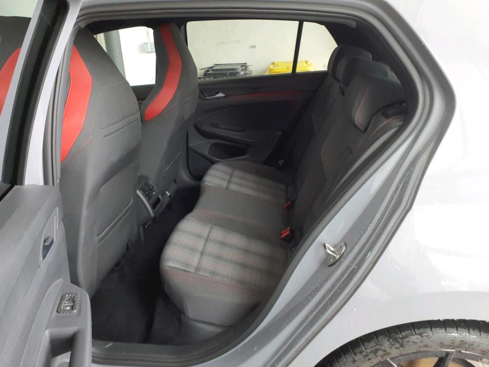 VW Golf GTI 2.0 TSI 245 CV DSG7 * MATRIX * ESTORIL * ACC * (2022) - Foto 8