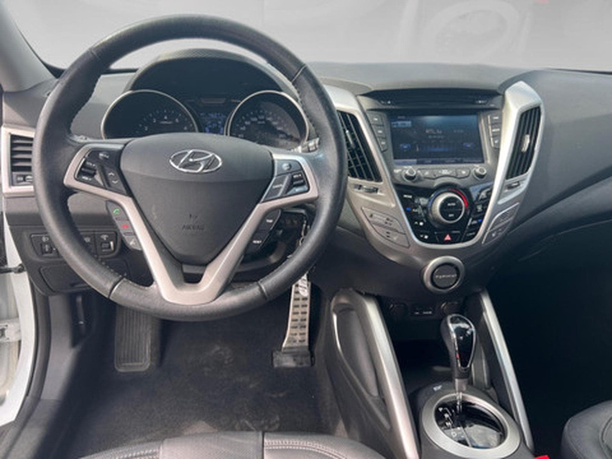 Hyundai Veloster 1.6 GDI 140 PACK PREMIUM DCT-6 (2011) - Photo 8