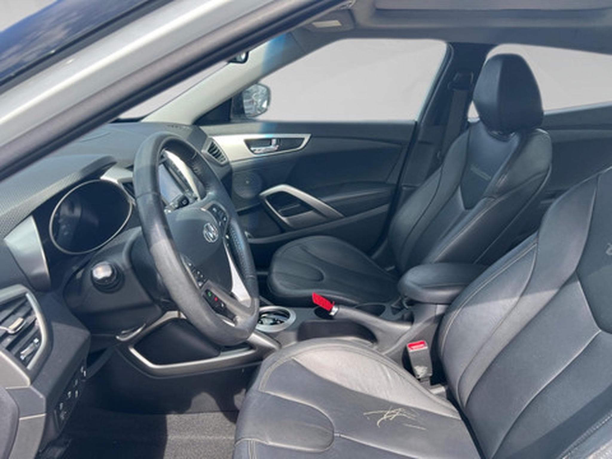 Hyundai Veloster 1.6 GDI 140 PACK PREMIUM DCT-6 (2011) - Photo 9
