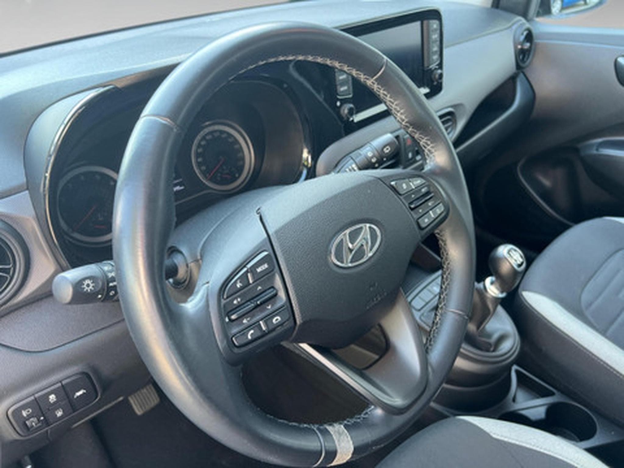 Hyundai i10 1.0 Twist Twist TechnoPack (2023) - Foto 11