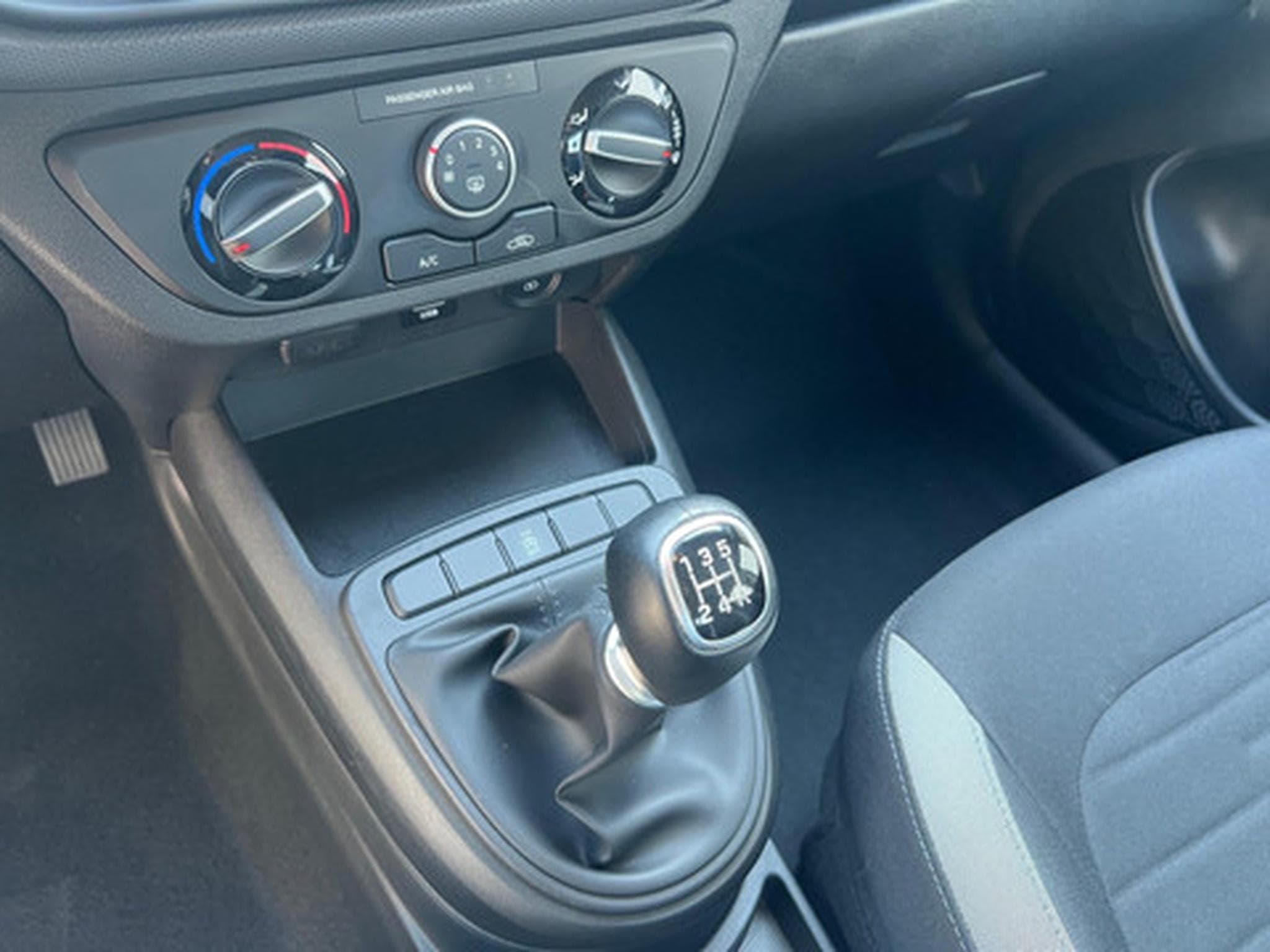 Hyundai i10 1.0 Twist Twist TechnoPack (2023) - Foto 12