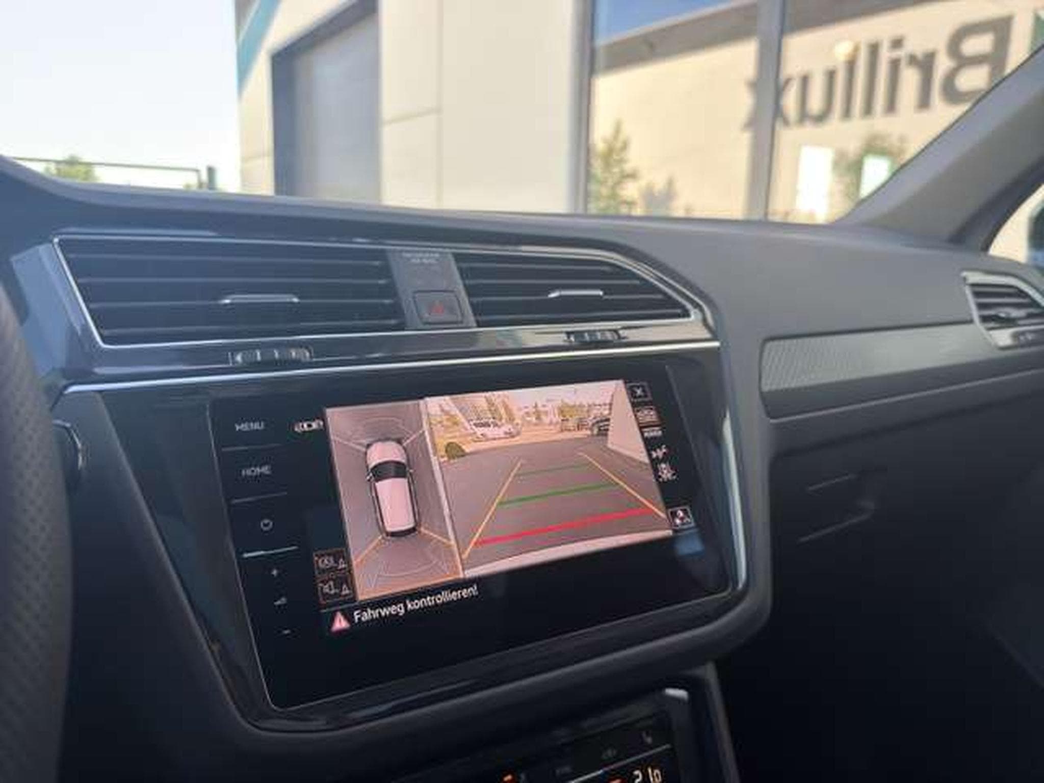 VW Tiguan R-Line 4Motion/Matrix/AHK/Black/DCC (2022) - Photo 19