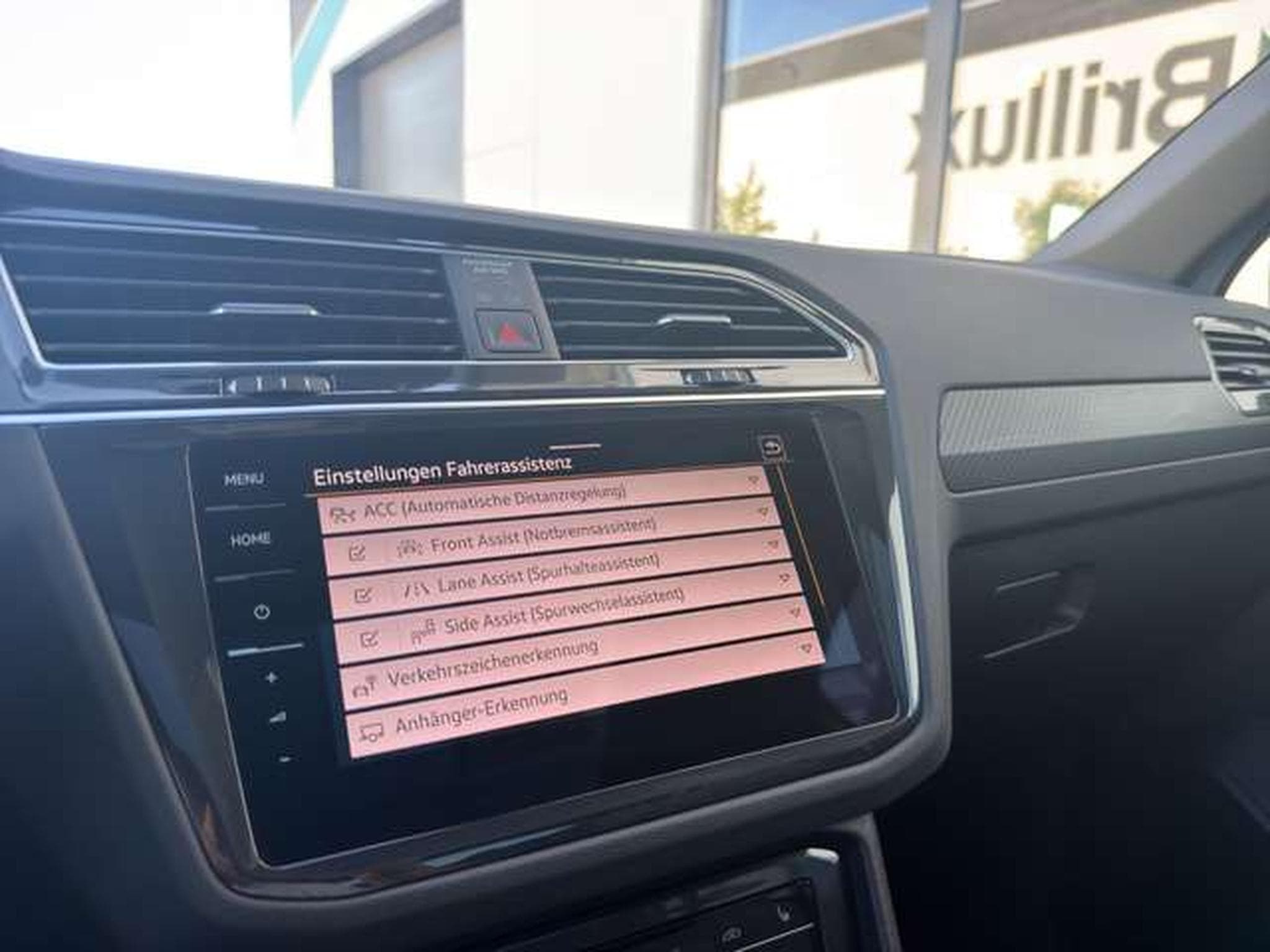 VW Tiguan R-Line 4Motion/Matrix/AHK/Black/DCC (2022) - Photo 21
