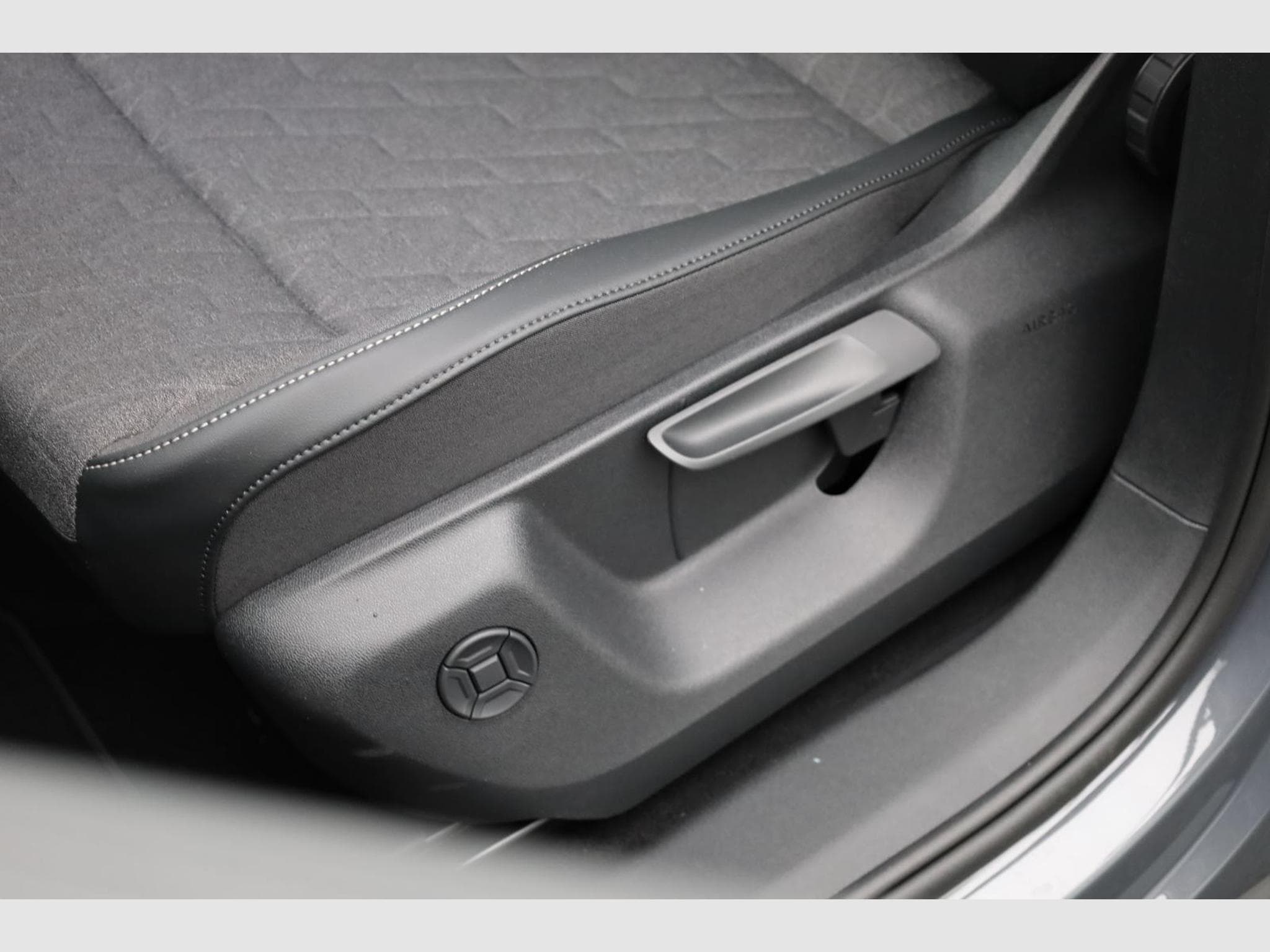 VW Tiguan Life 1,5 l (2026) - Photo 24