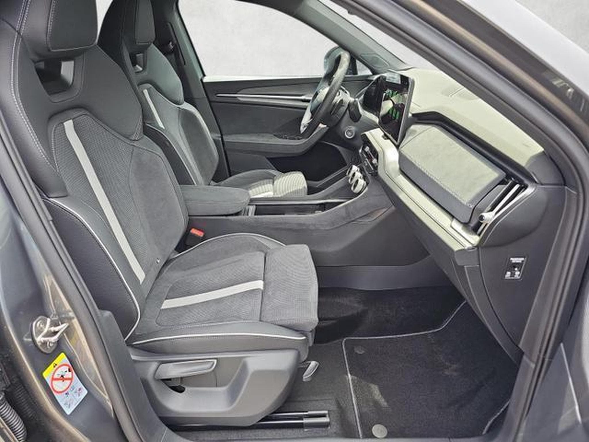 Skoda Kodiaq 2.0 TDI 142kW 4x4 Sportline (2026) - Photo 10