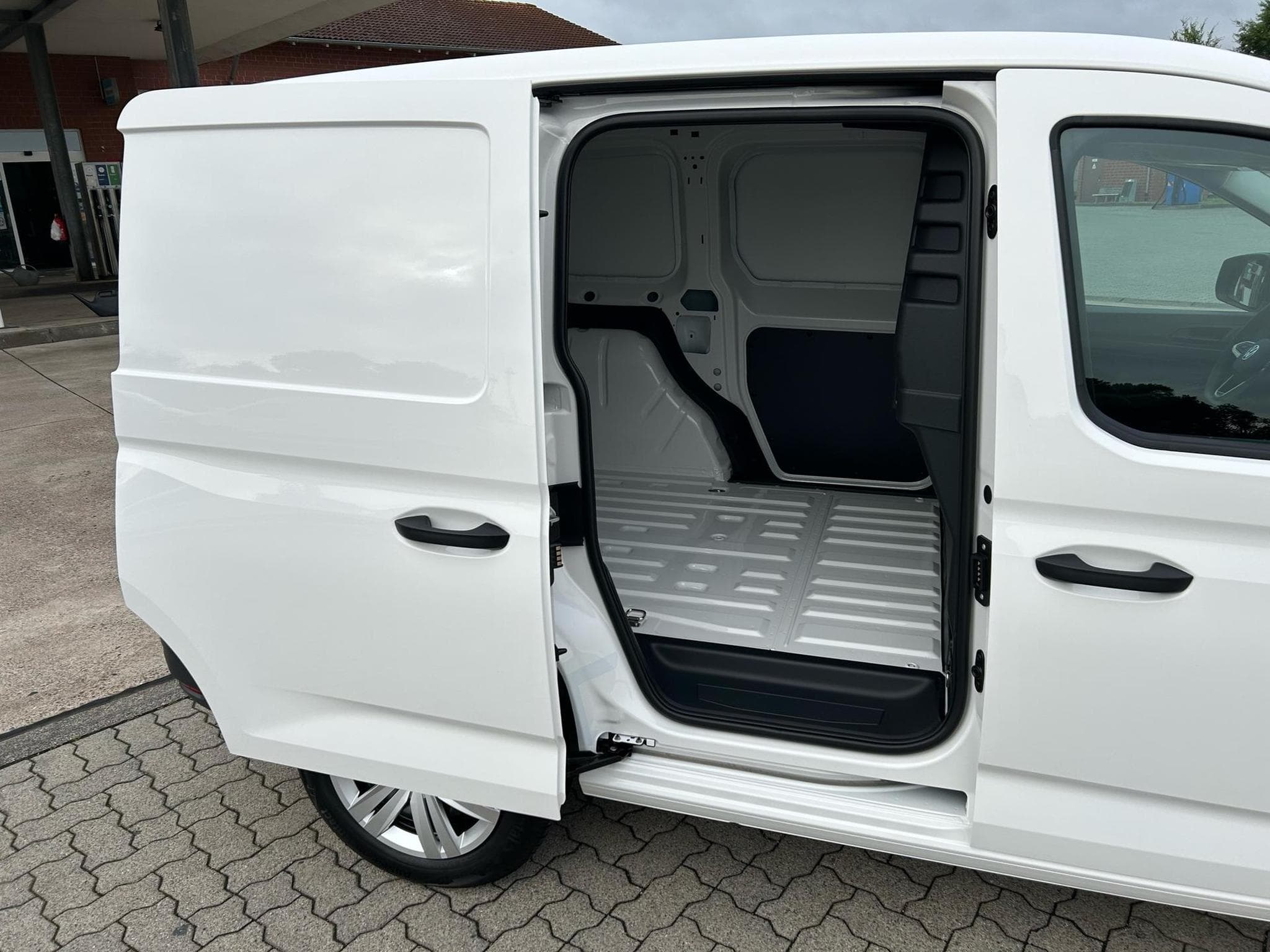 VW Caddy Cargo (2026) - Foto 15