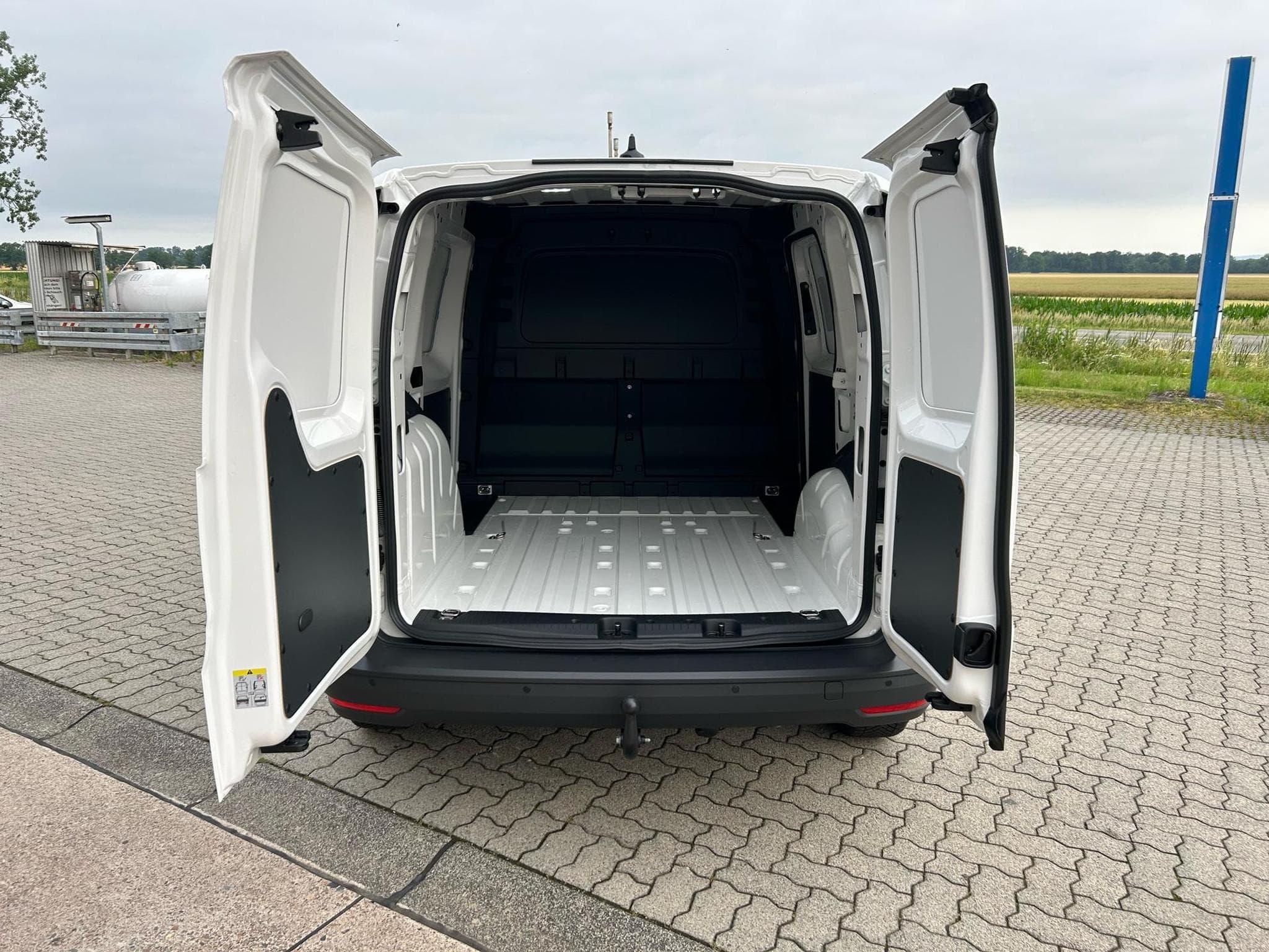 VW Caddy Cargo (2026) - Foto 17