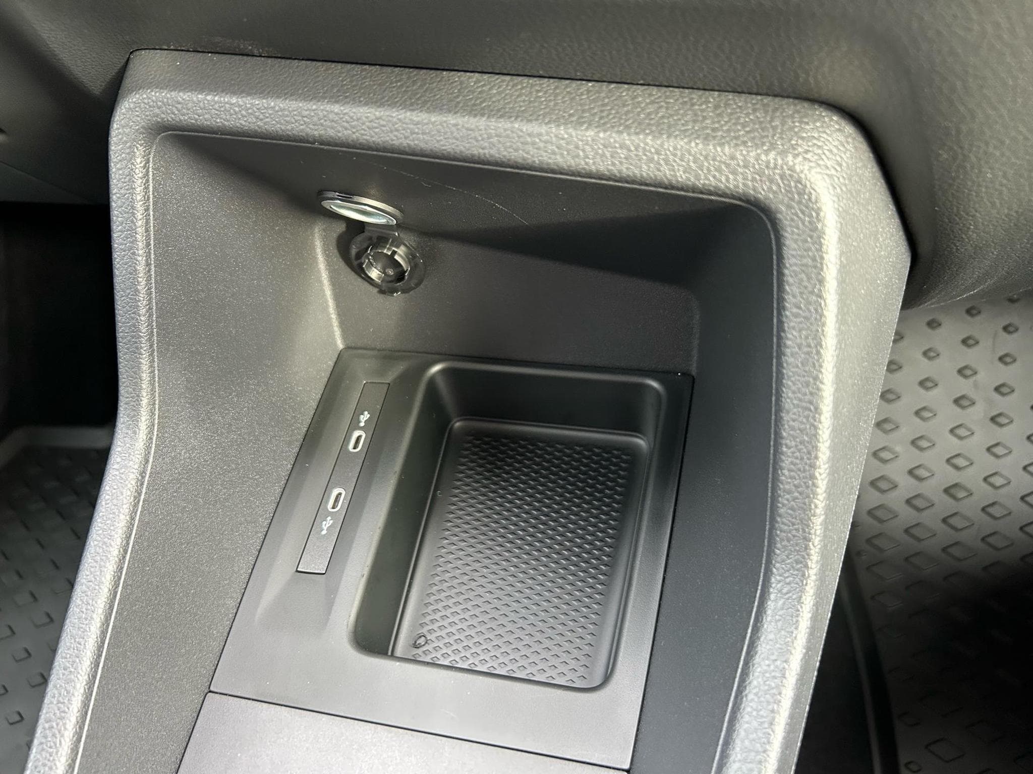 VW Caddy Cargo Maxi (2026) - Photo 8
